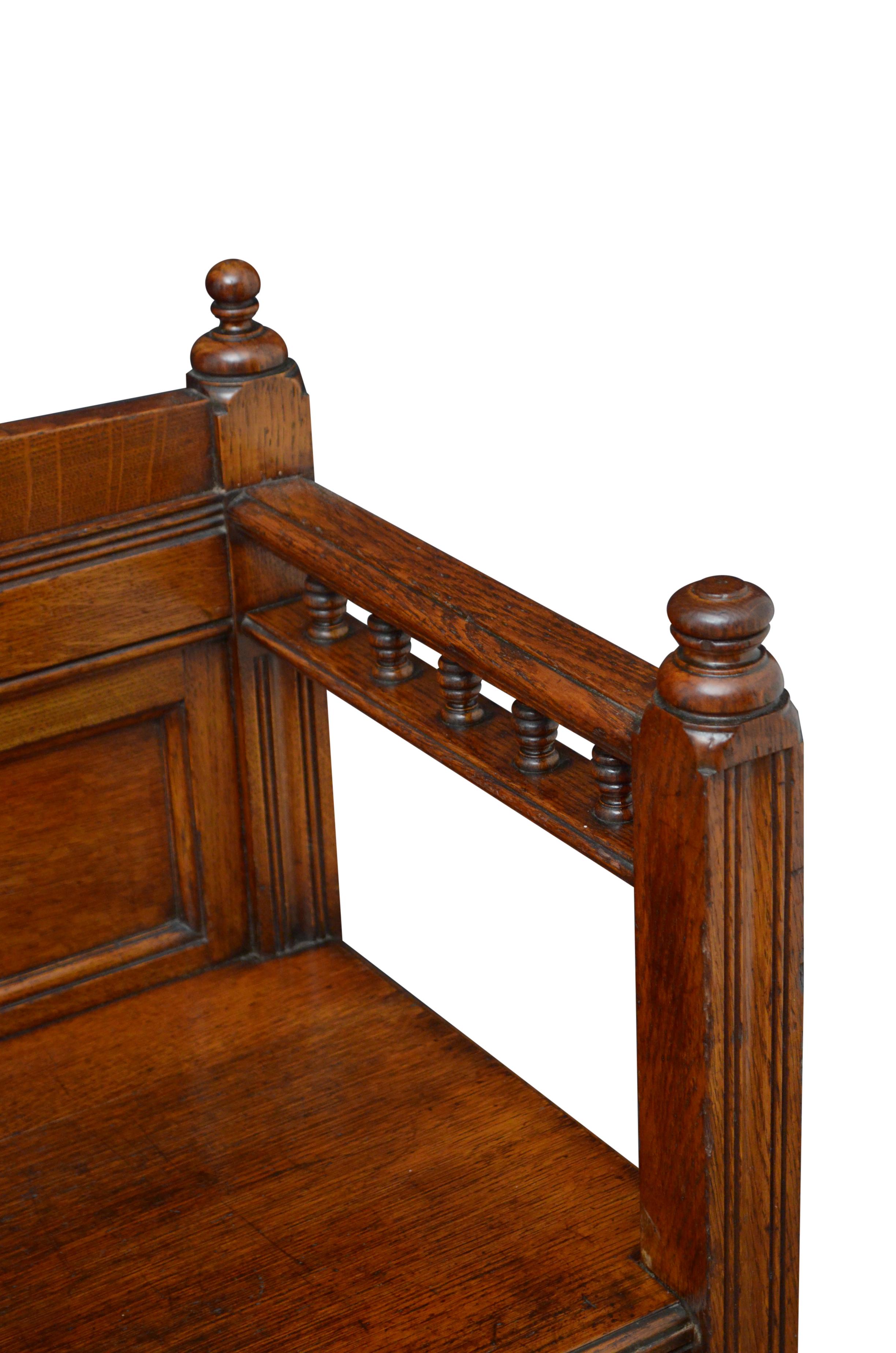 Quercia Panca da ingresso in rovere massiccio dell'epoca vittoriana Aesthetic Movement c1880 in vendita