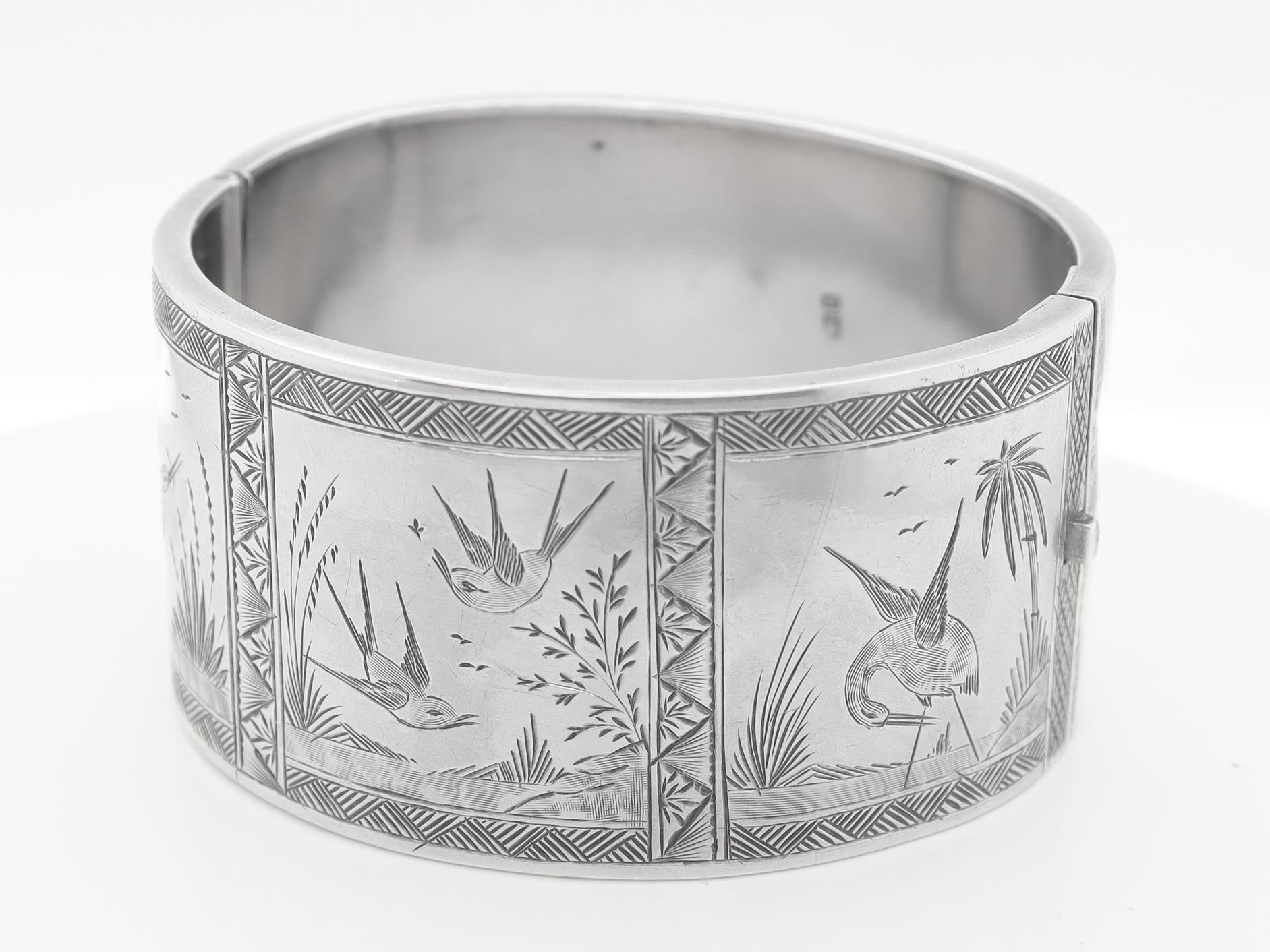 English Victorian Aesthetic Sterling Silver Bangle Bracelet with Scenes of Birds For Sale 3