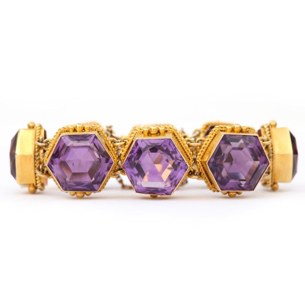 English Victorian Amethyst Bracelet 15 Karat Yellow Gold, circa 1880 In Good Condition In Lancashire, Oldham