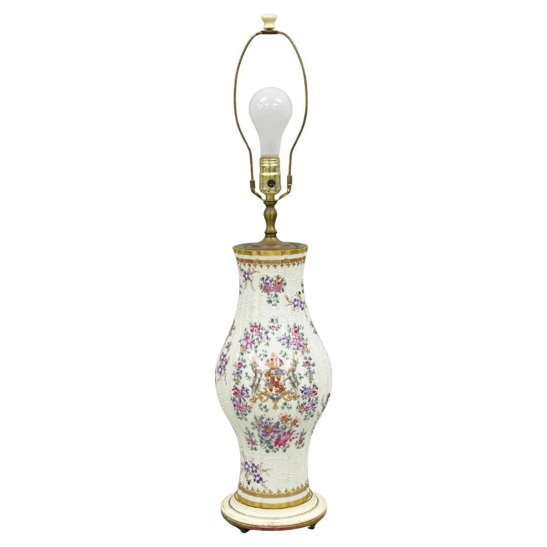 Lampe de table victorienne en porcelaine peinte à la main et exportée de Chine