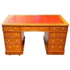 English Victorian Arts & Crafts Oak Pedestal Desk