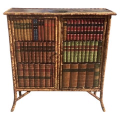 Bibliothèque victorienne anglaise en bambou avec portes de pliage de livres