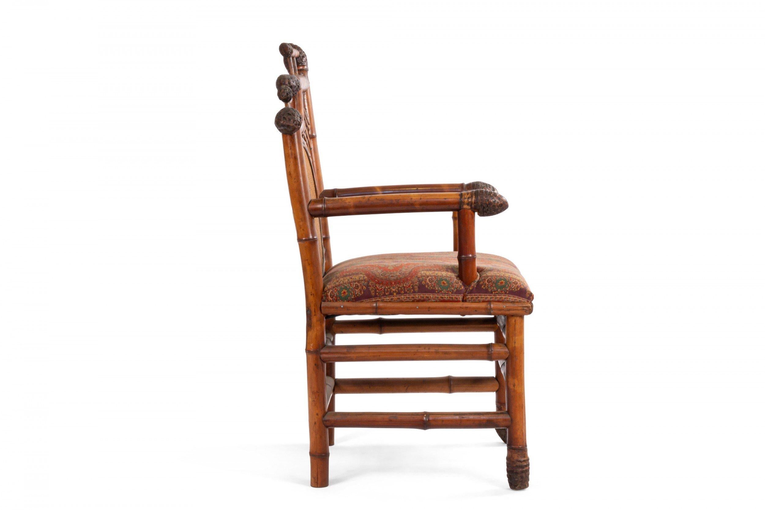 Fauteuils lune en bambou de style victorien anglais en vente 3
