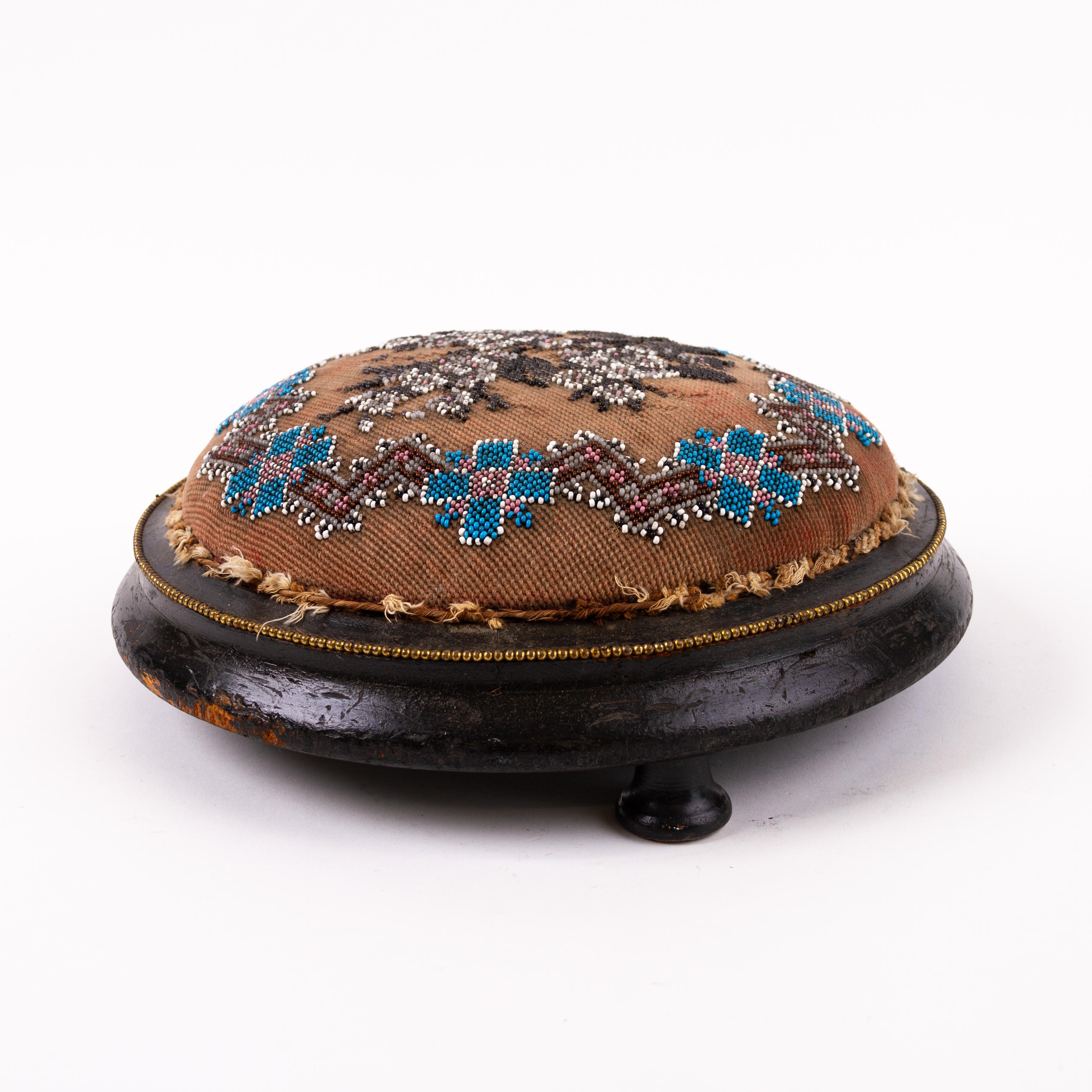 English Victorian Beadwork Pin Cushion 19th Century  In Good Condition In Nottingham, GB