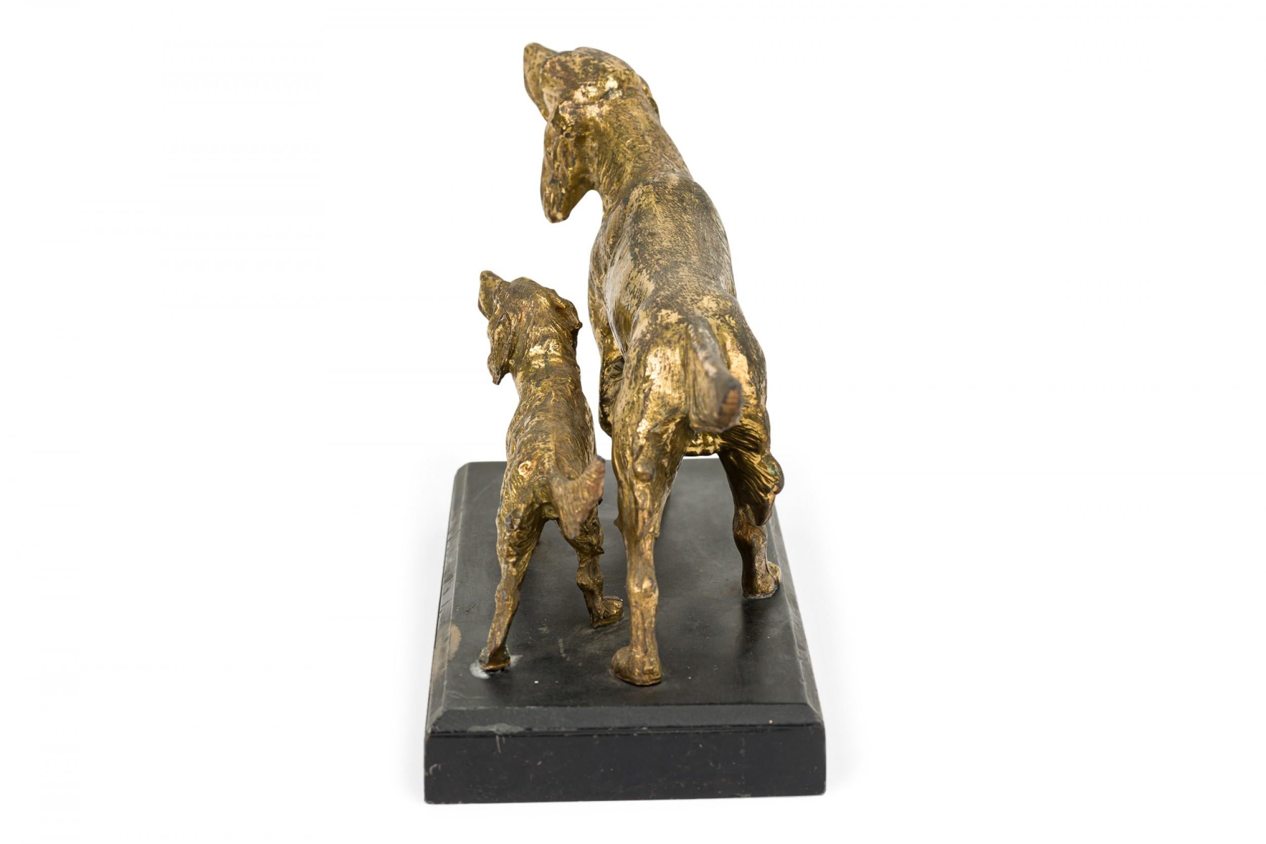 English Victorian Brass and Cast Iron Two Dog Sculptural Doorstop In Good Condition In New York, NY