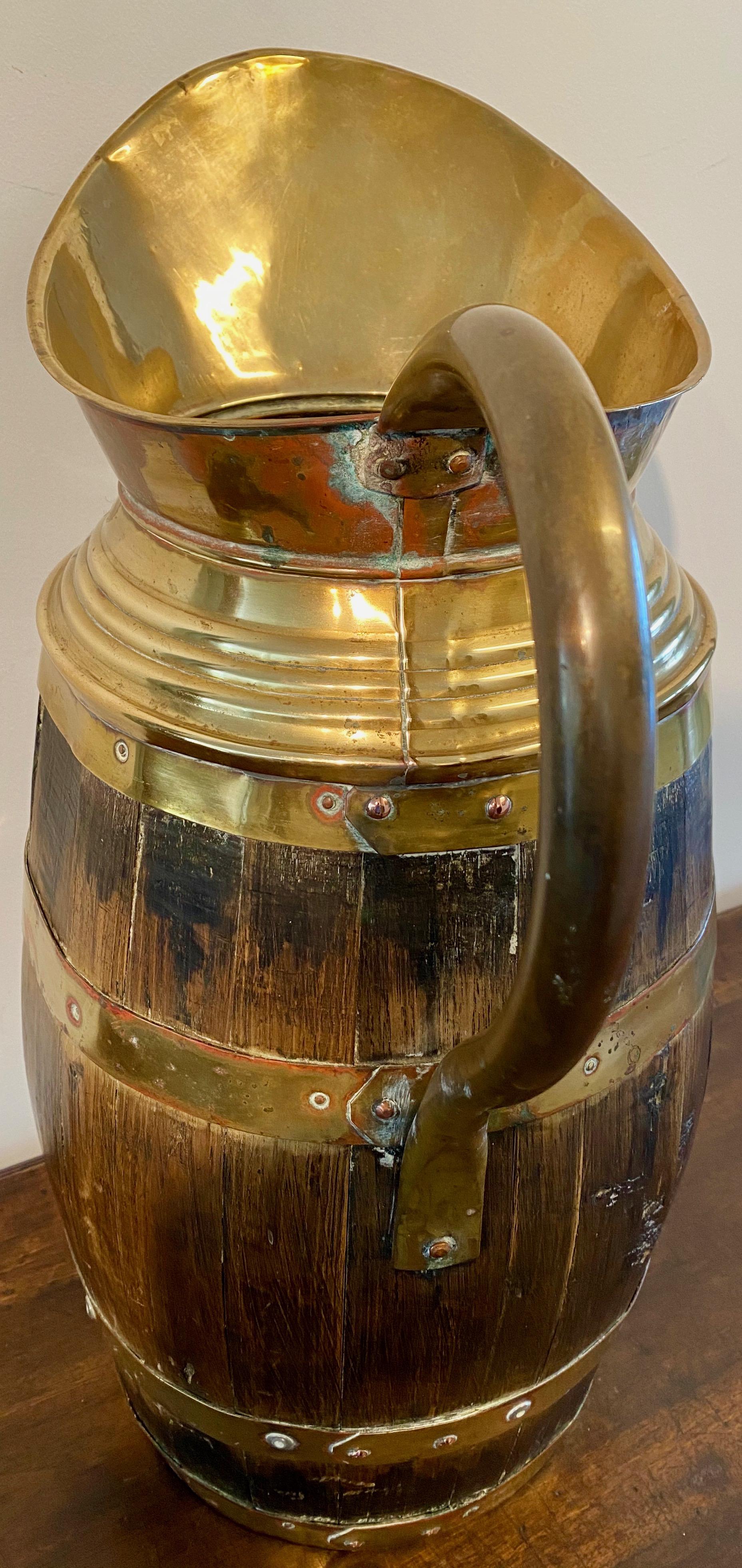 English Victorian Brass Coopered Oak Barrel, Late 19th Century For Sale 1