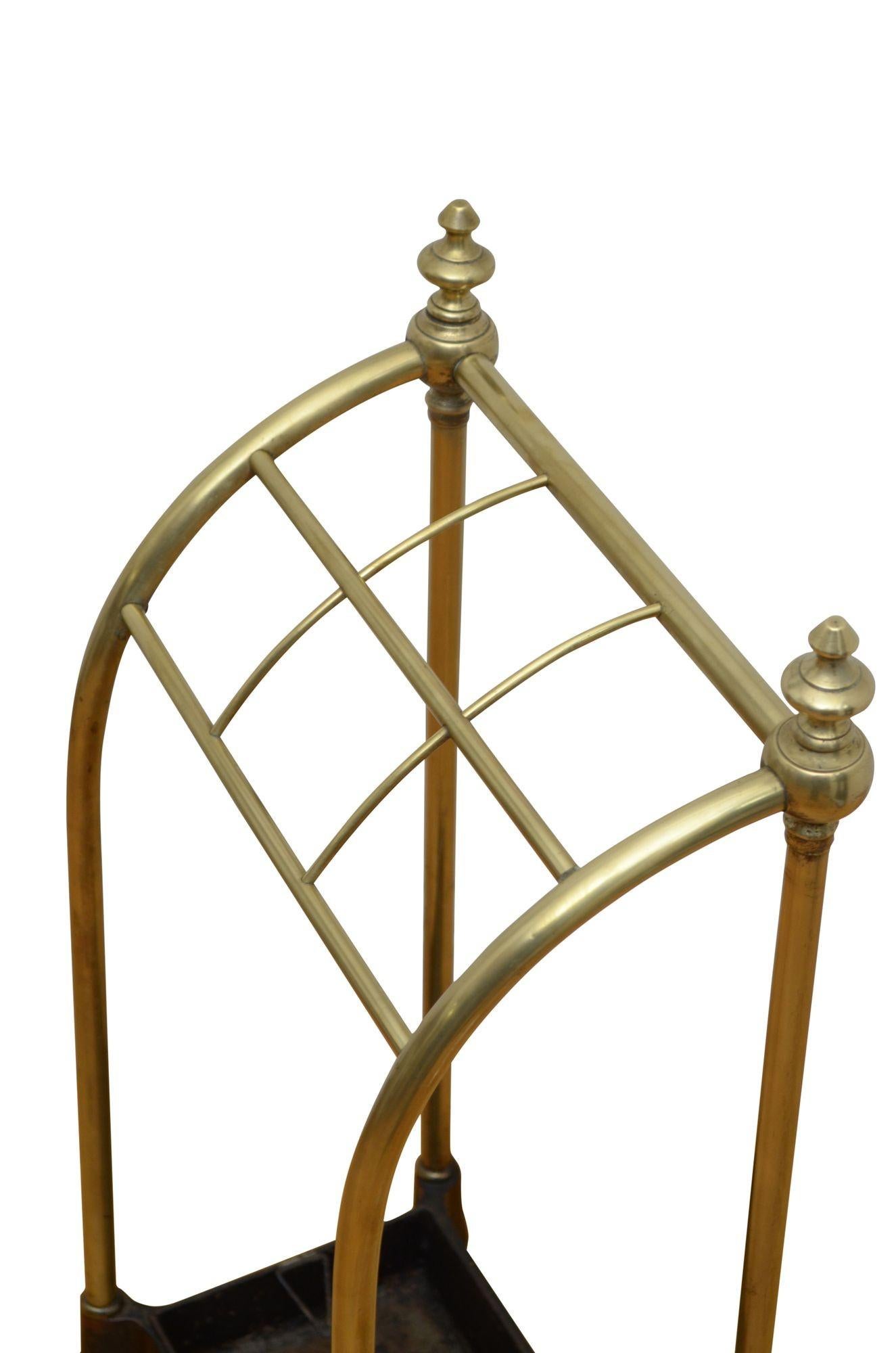 English Victorian Brass Umbrella Stand In Good Condition For Sale In Whaley Bridge, GB