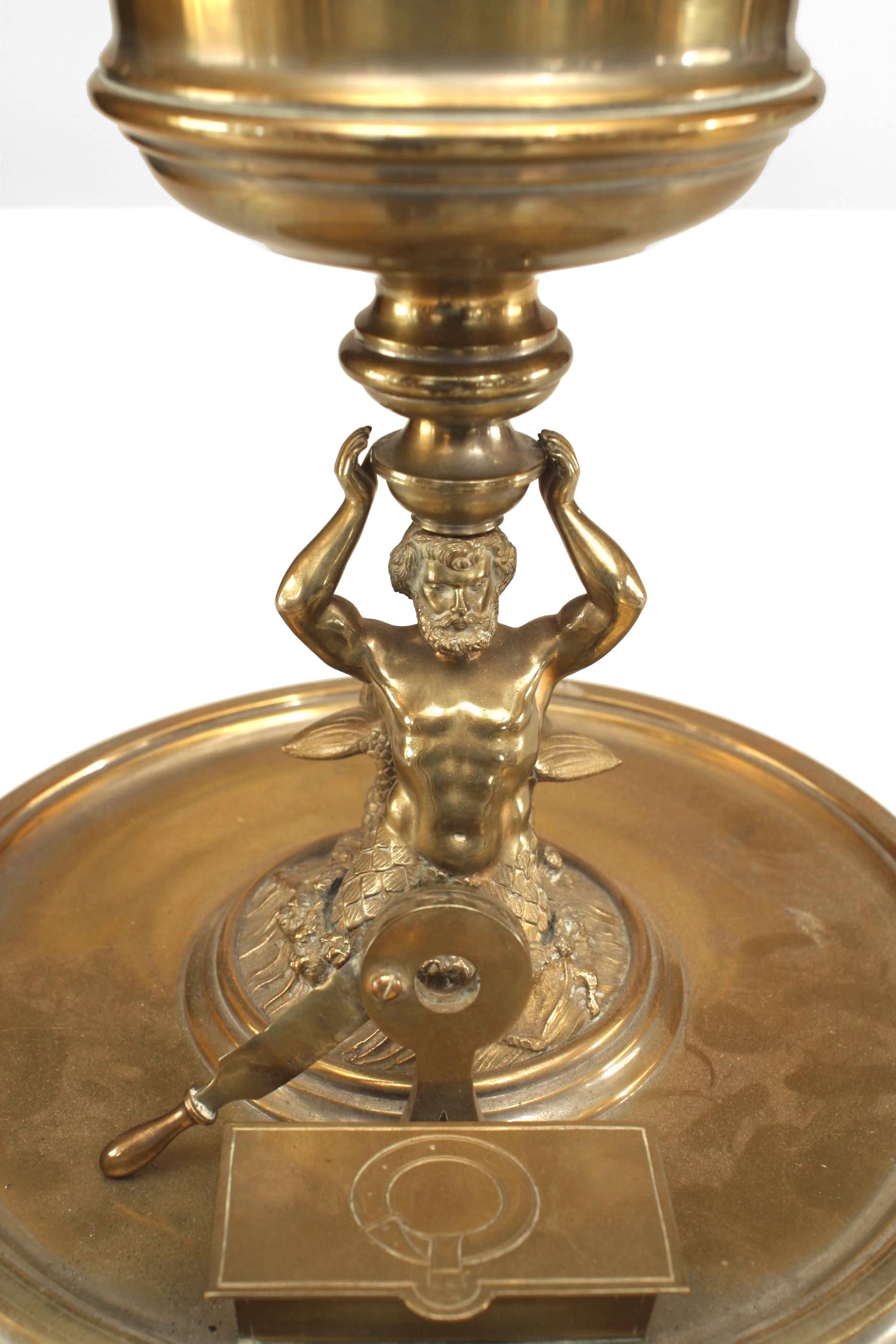 English Victorian Bronze Humidor with Vase In Good Condition For Sale In Queens, NY