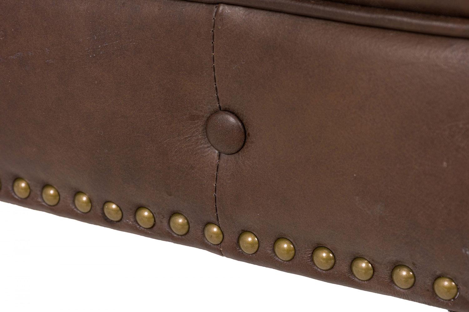 English Victorian Brown Button Tufted Leather Chesterfield Sofa (20. Jahrhundert) im Angebot