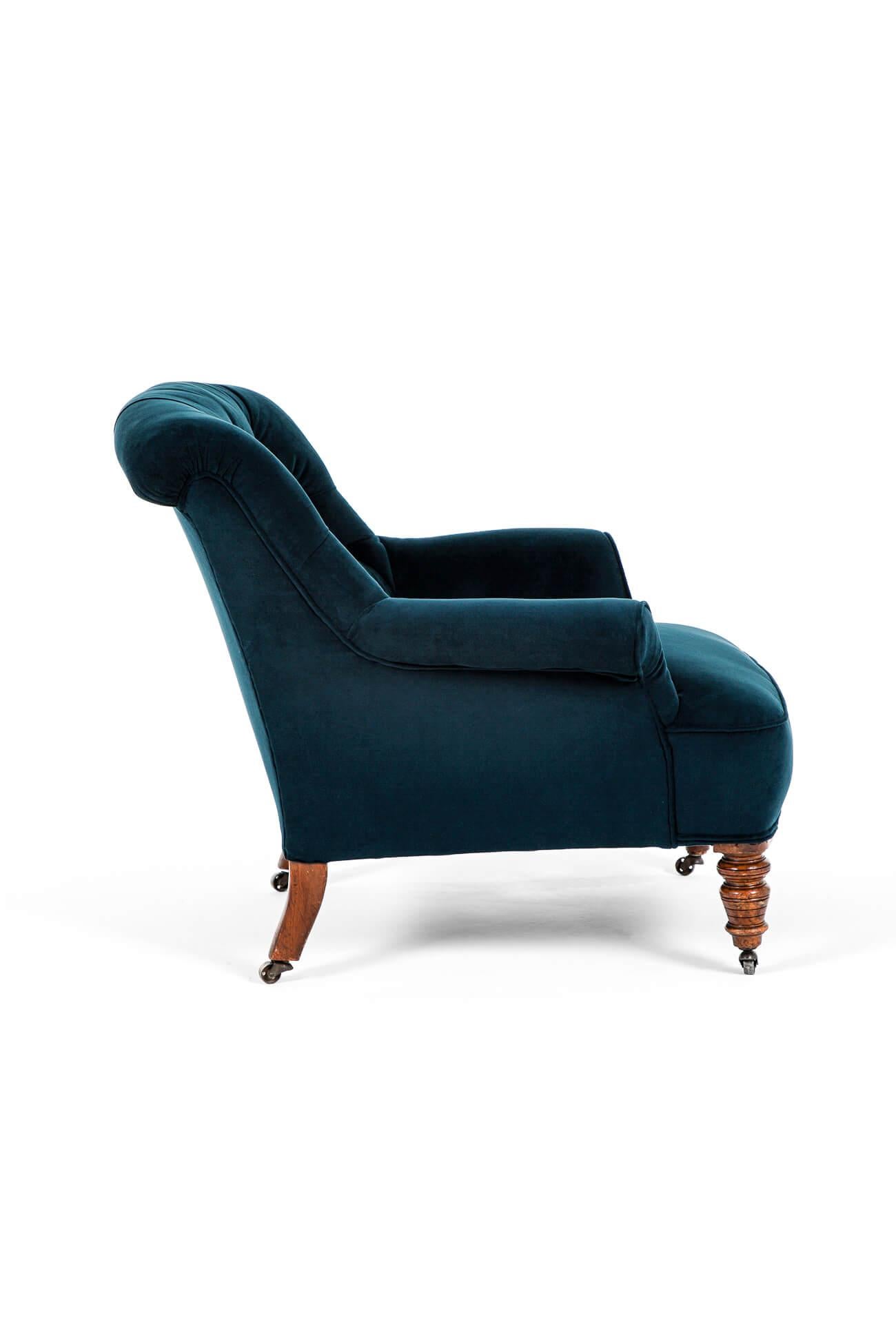 Hand-Crafted English Victorian Button Back Armchair in Navy Upholstery For Sale