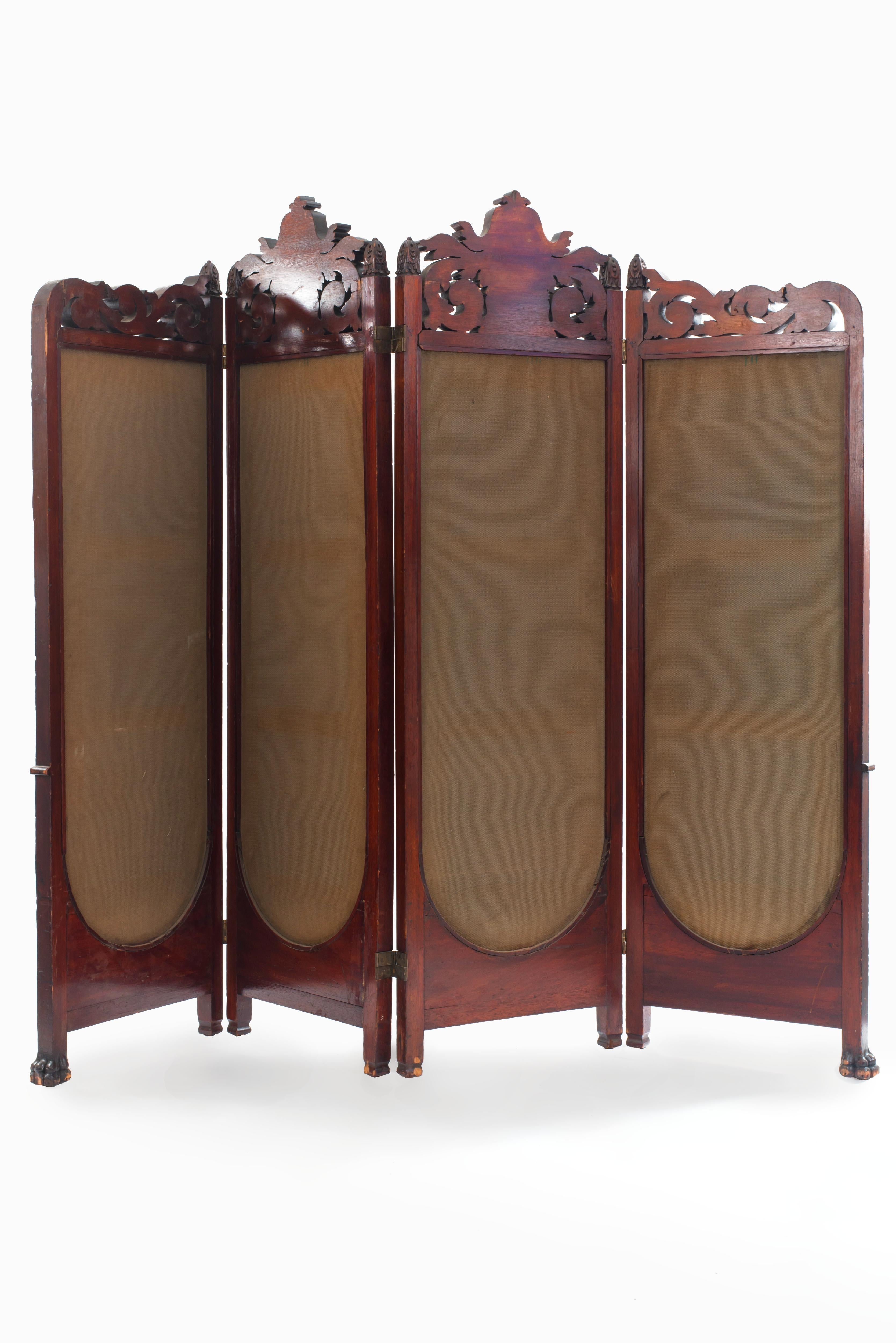 Englischer viktorianischer geschnitzter Mahagoni-Raumteiler mit 4 Fächern und Wandteppichplatten (Viktorianisch) im Angebot