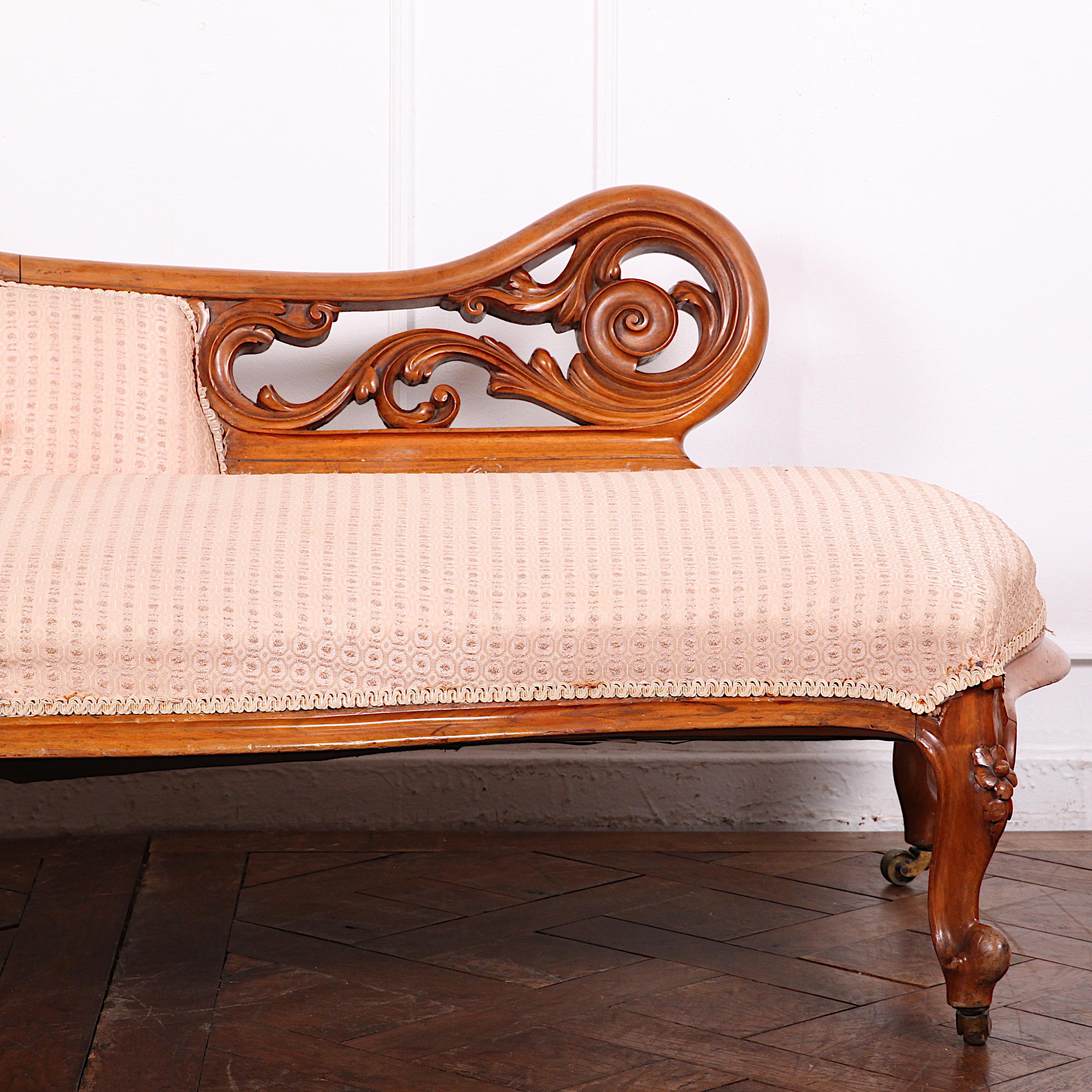 English Victorian Carved Walnut Chaise Lounge Recamier 2