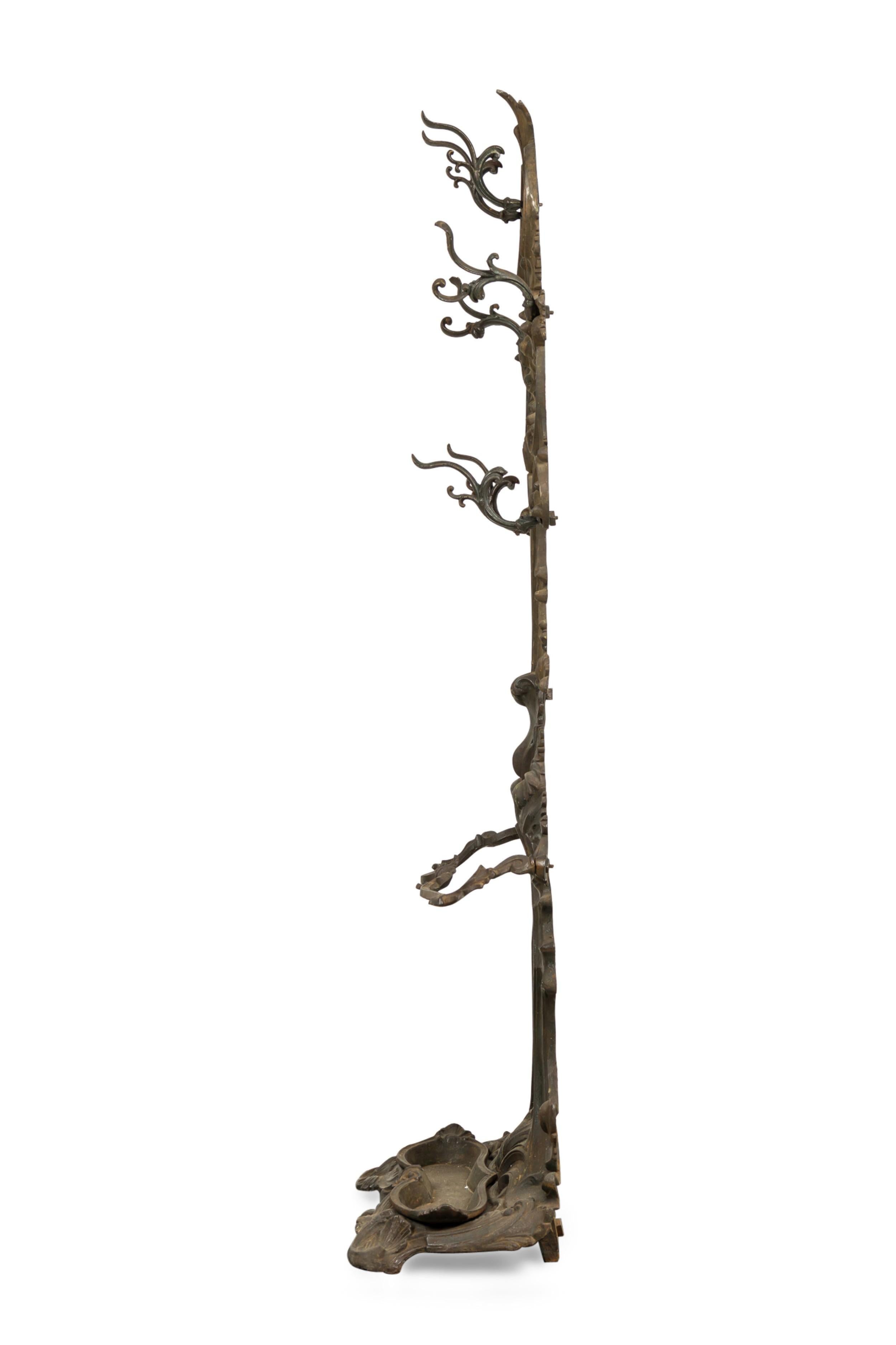 Victorien English Victorian Cast Iron Hatrack/Umbrella Stand en vente