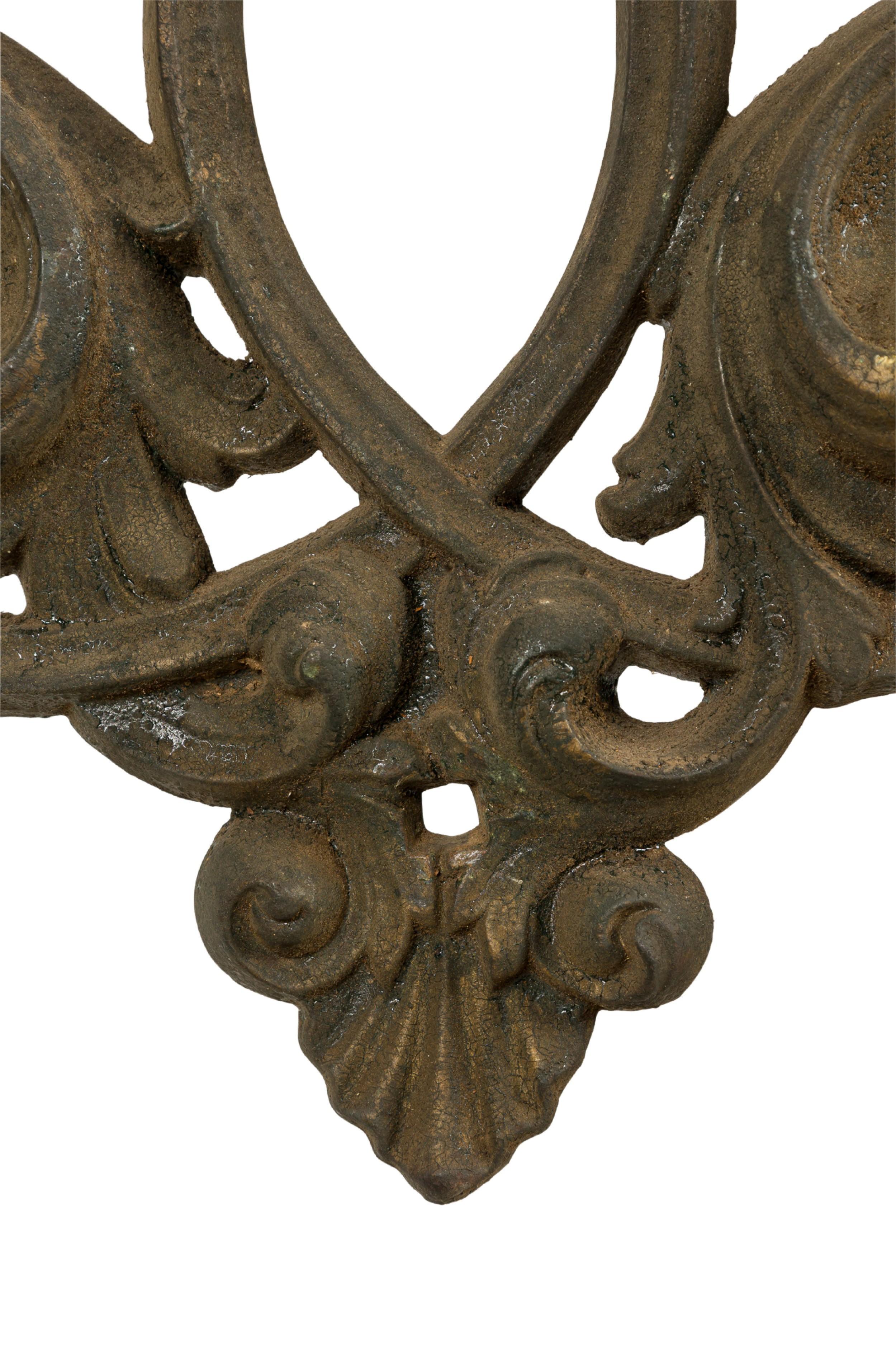 English Victorian Cast Iron Hatrack/Umbrella Stand en vente 1
