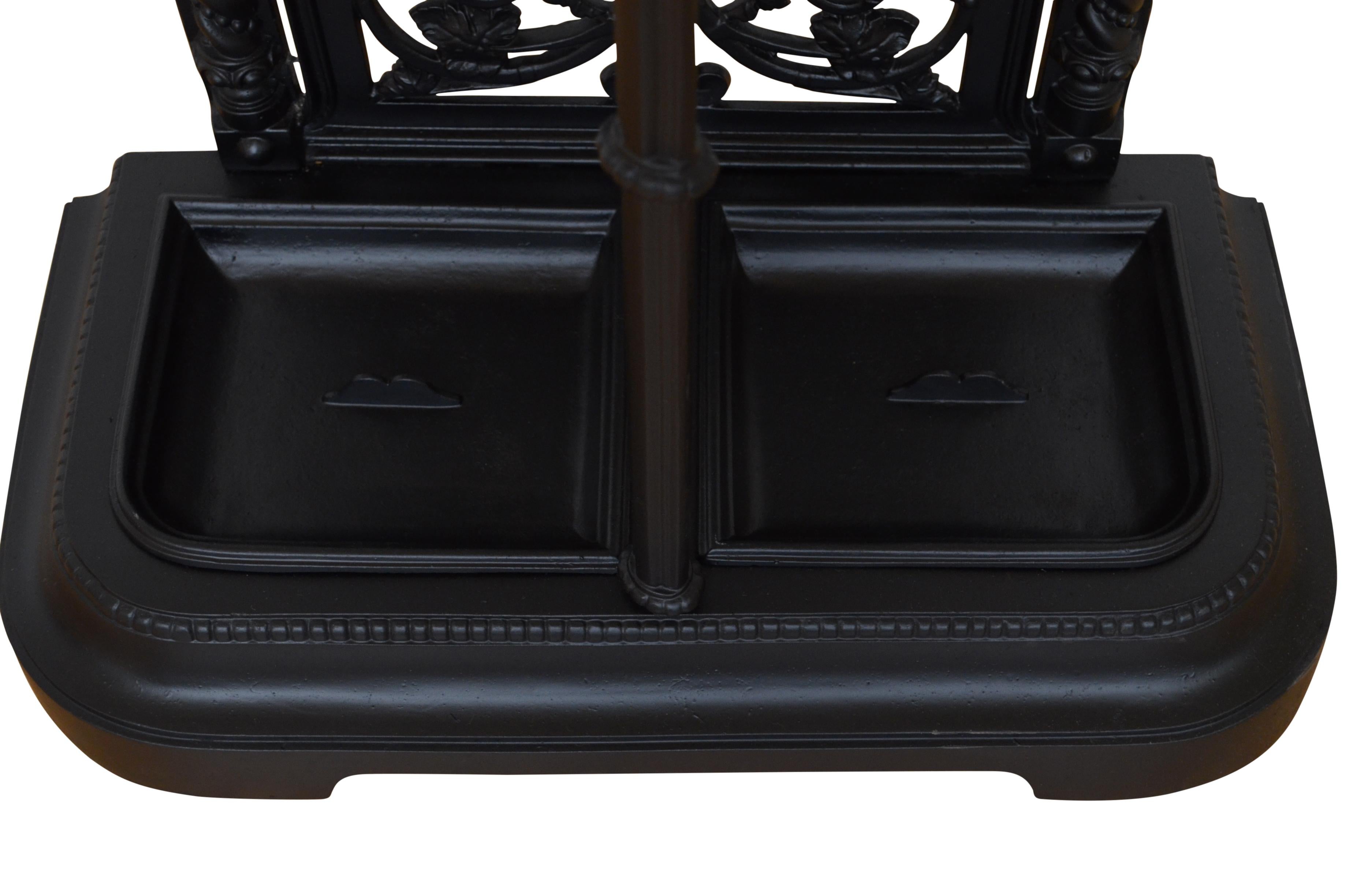 English Victorian Cast Iron Umbrella Stand For Sale 1