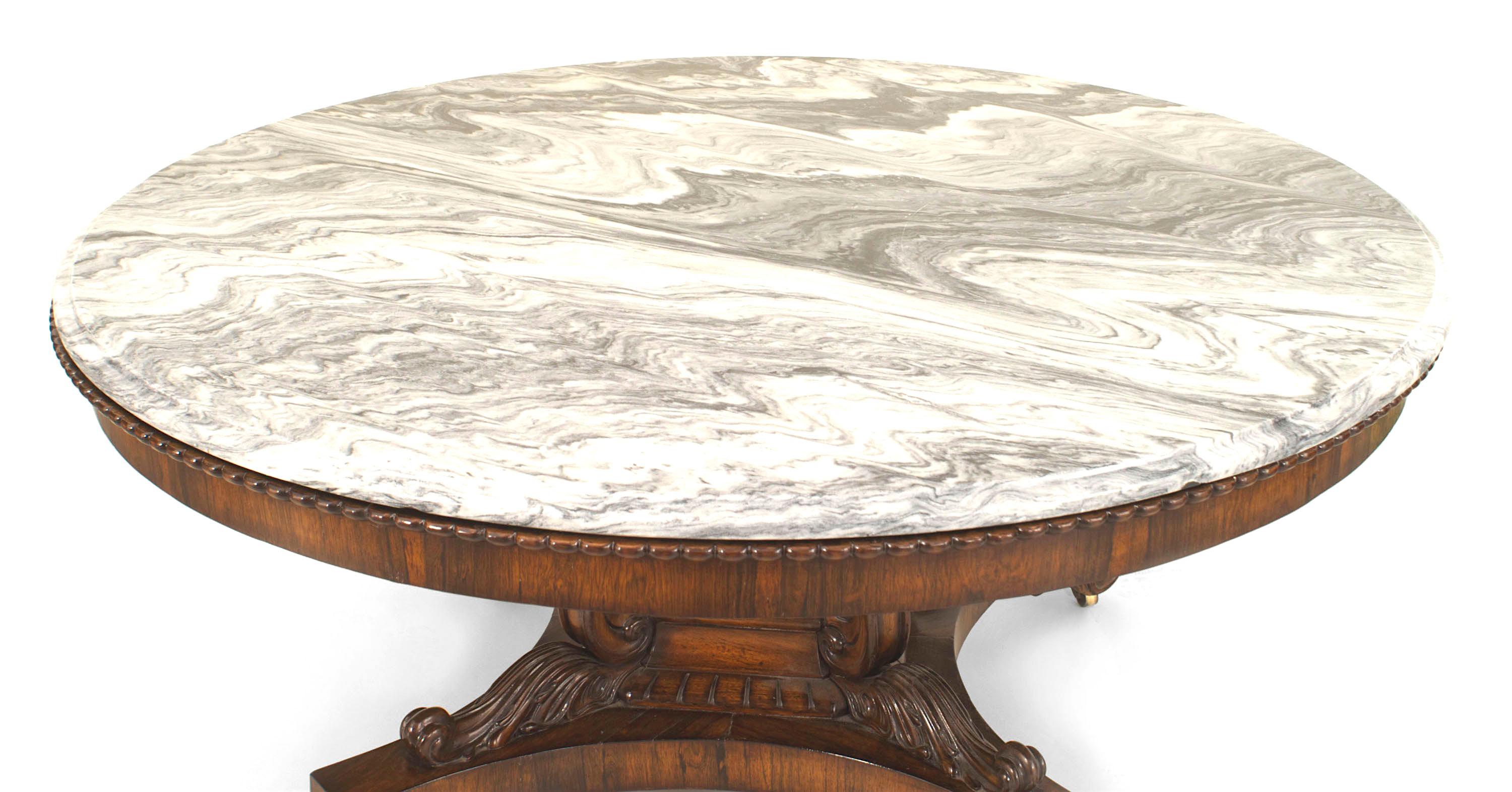 Victorien Table centrale anglaise de style Régence en acajou et marbre en vente