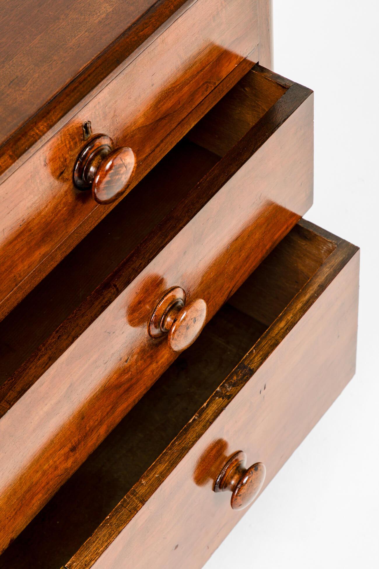 Mahogany English Victorian Chest Of Drawers with Gallery Back For Sale