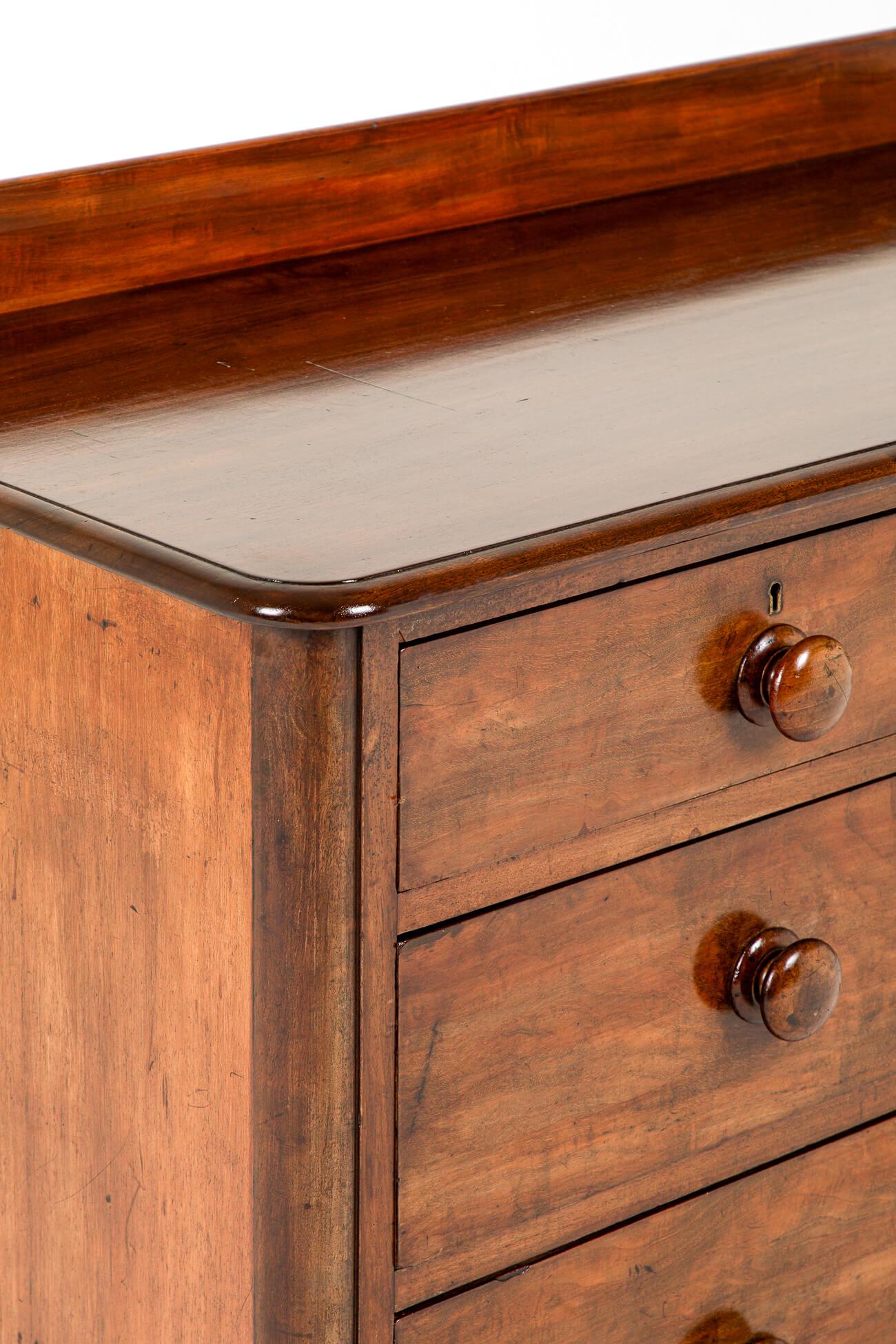 English Victorian Chest Of Drawers with Gallery Back For Sale 2