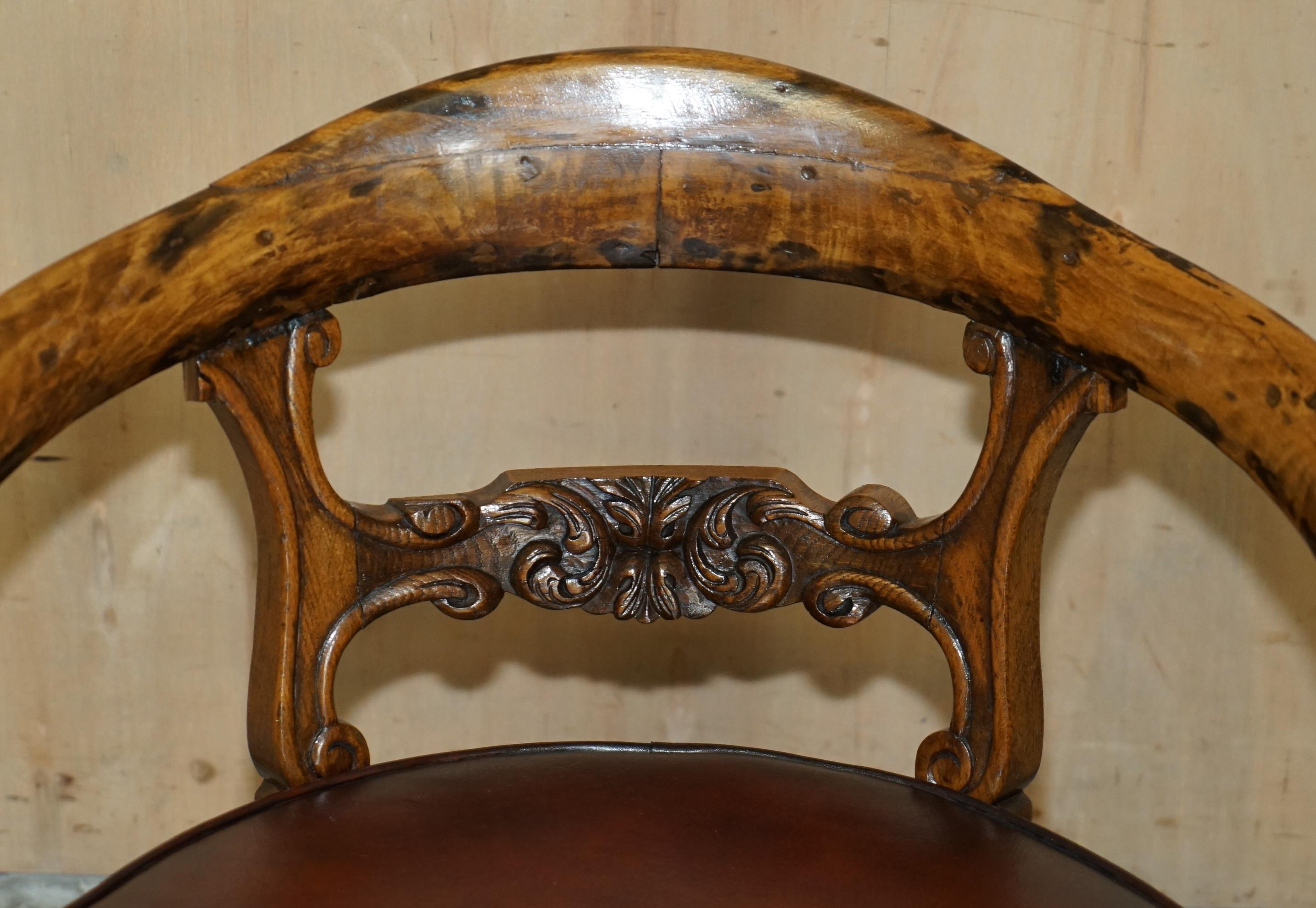 ENGLISH ViCTORIAN CIRCA 1840-1860 HAND CARVED LIONS HEAD BROWN LEATHER ARMCHAIR In Good Condition For Sale In West Sussex, Pulborough