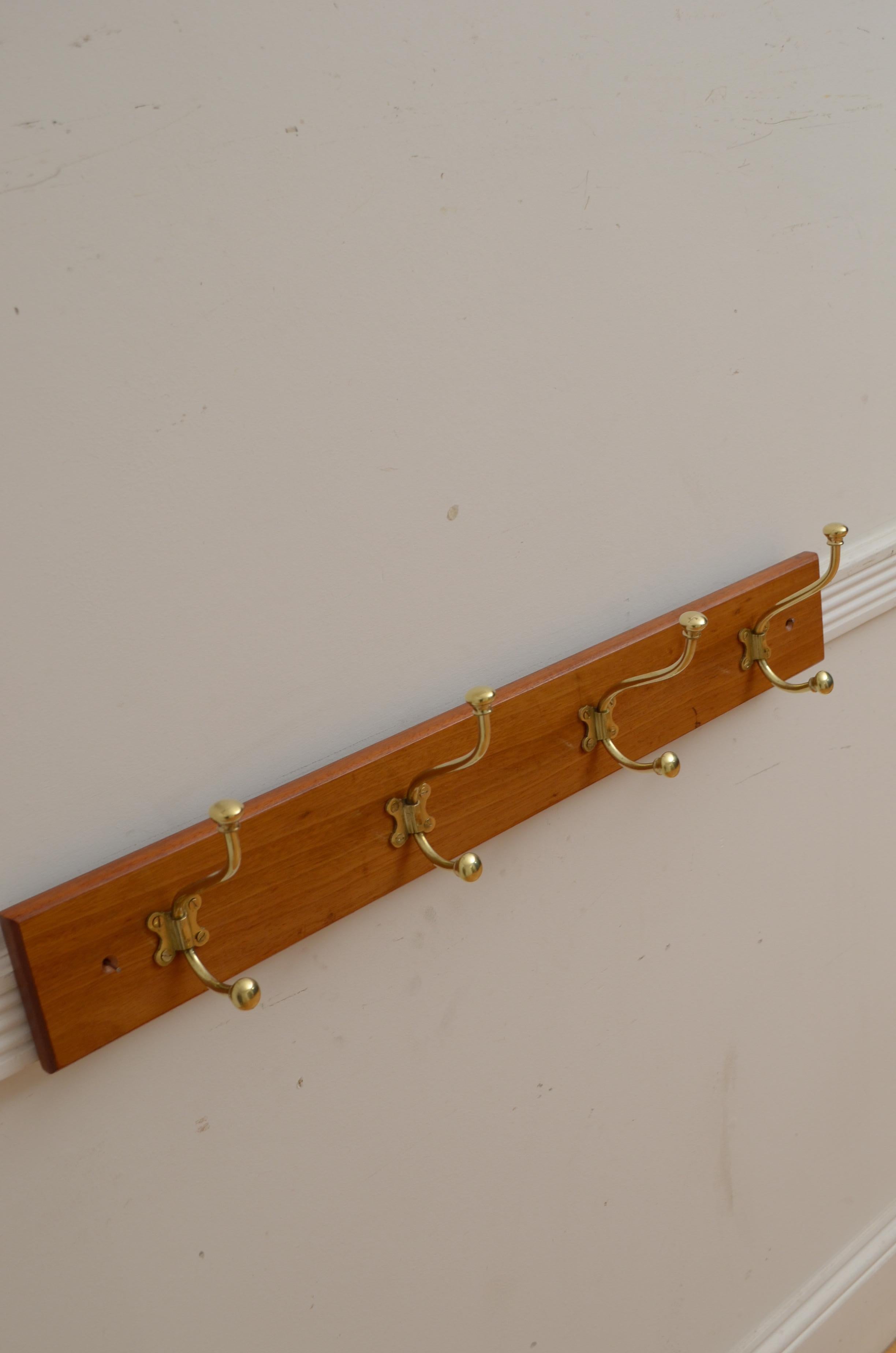 English Victorian Coat Rack Walnut Coat Hooks c1880 For Sale 4