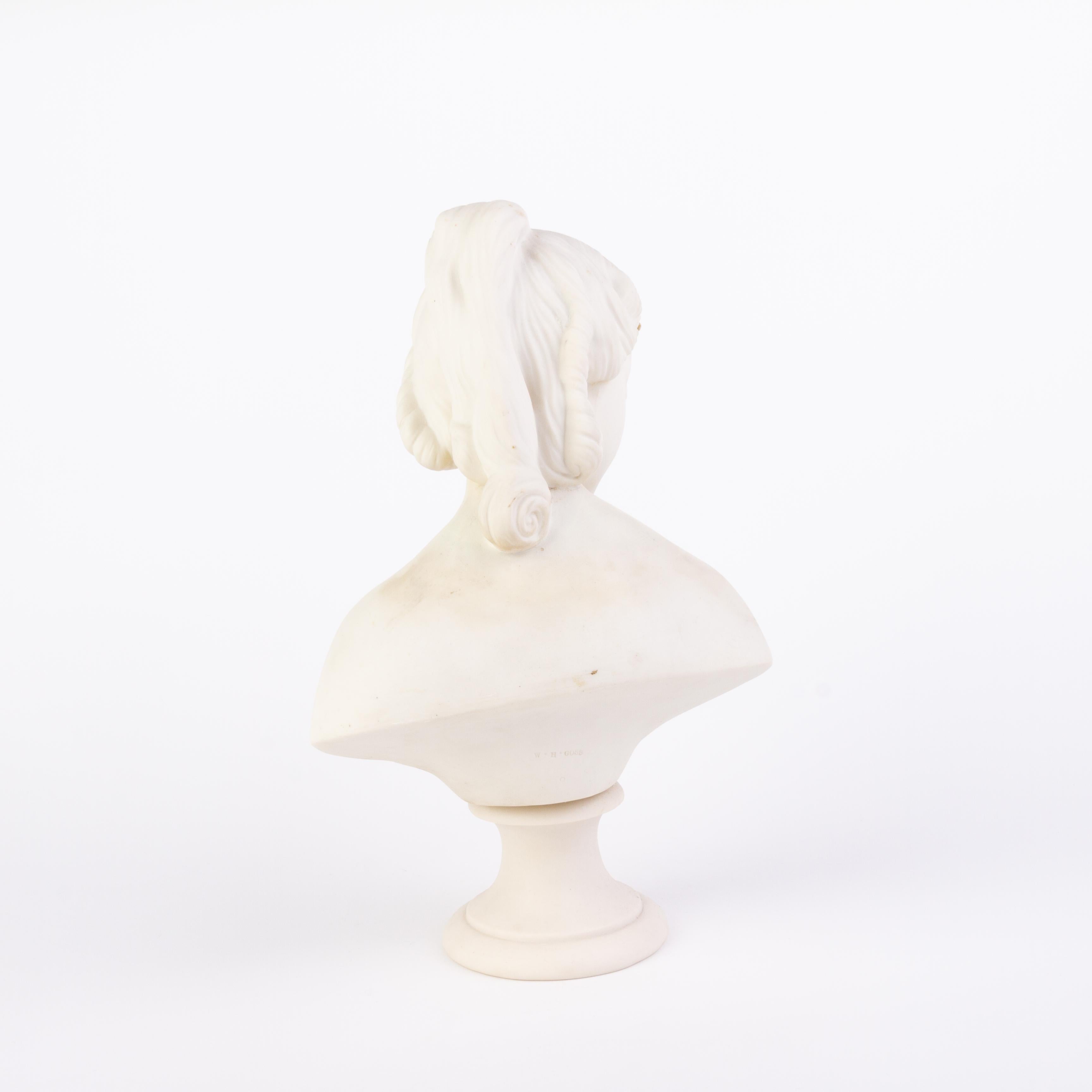 English Victorian Copeland Parian Ware Bust of Clythie 19th Century In Good Condition For Sale In Nottingham, GB