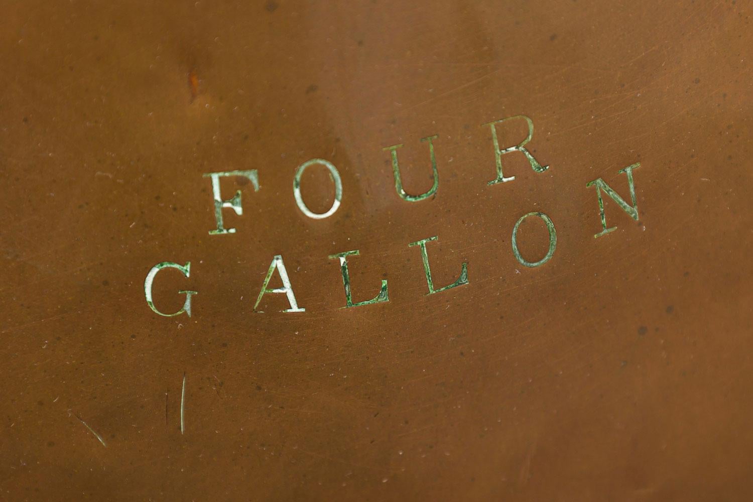 Carafe à eau / aiguière de quatre gallons en cuivre de l'époque victorienne anglaise en vente 5