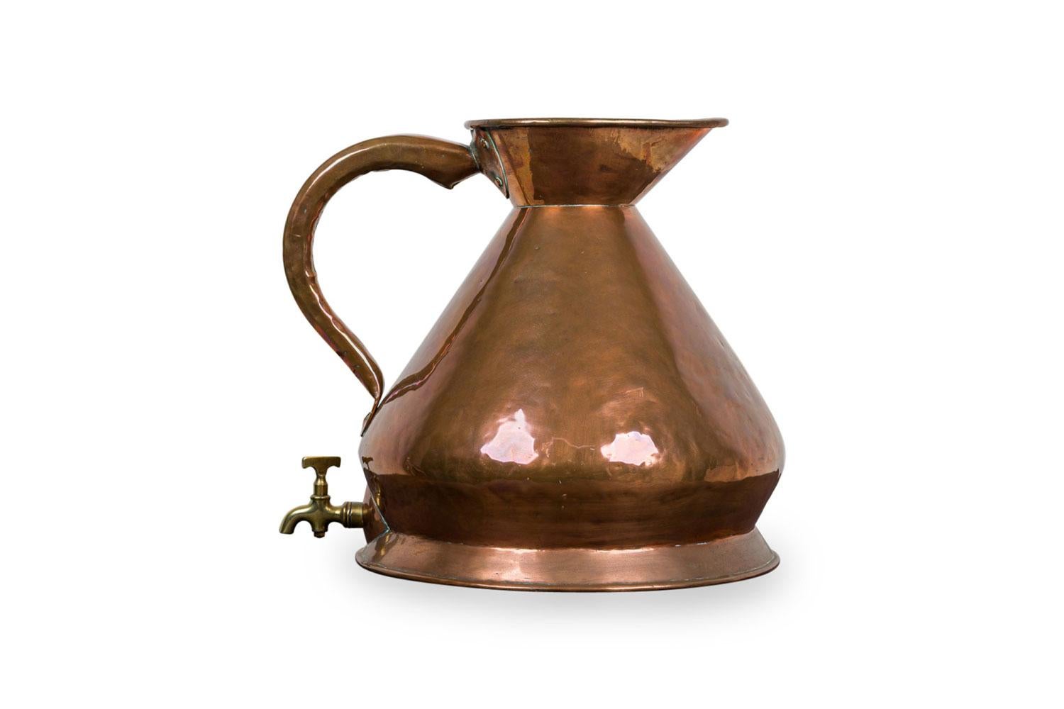 Britannique Carafe à eau / aiguière de quatre gallons en cuivre de l'époque victorienne anglaise en vente