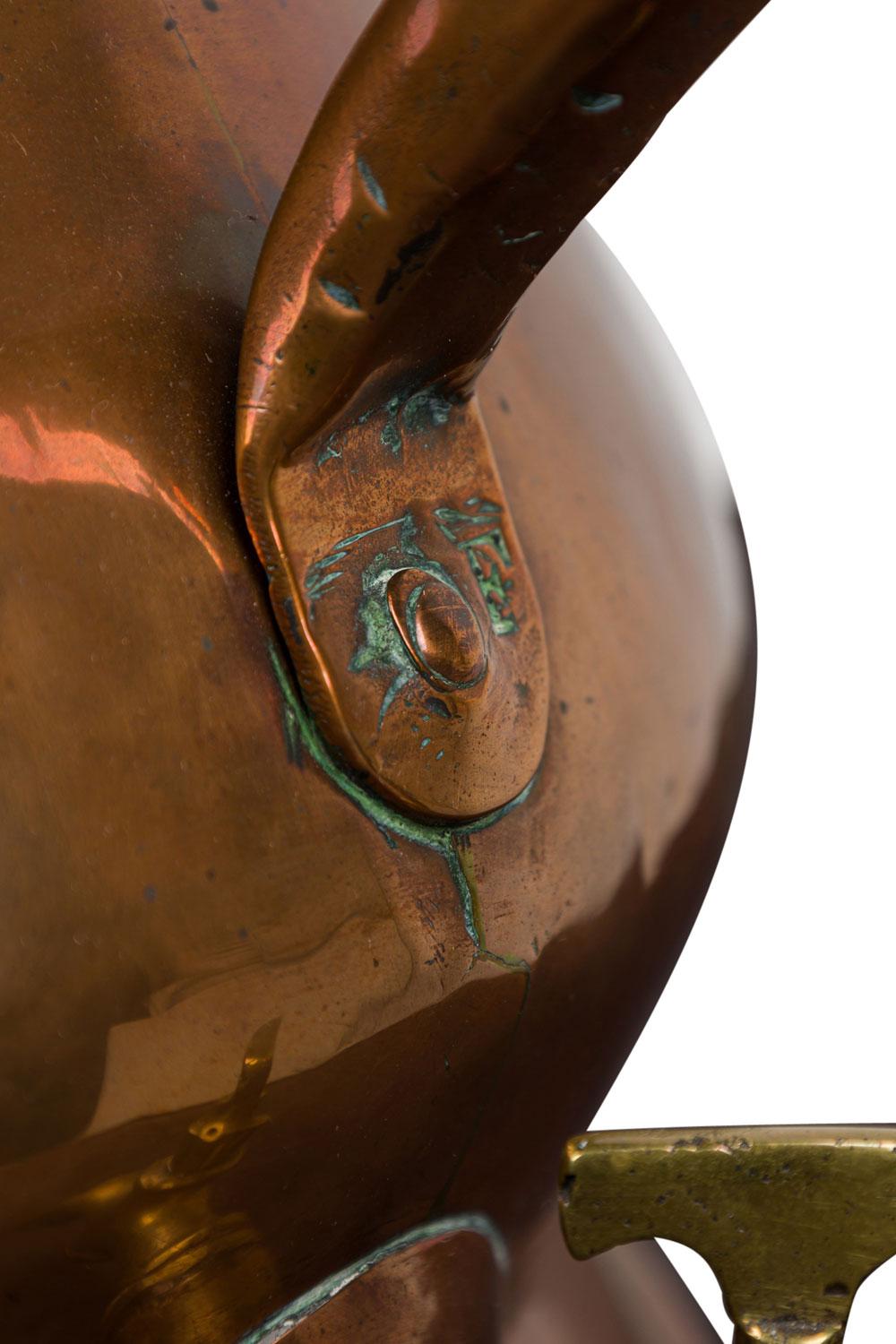 Carafe à eau / aiguière de quatre gallons en cuivre de l'époque victorienne anglaise en vente 2