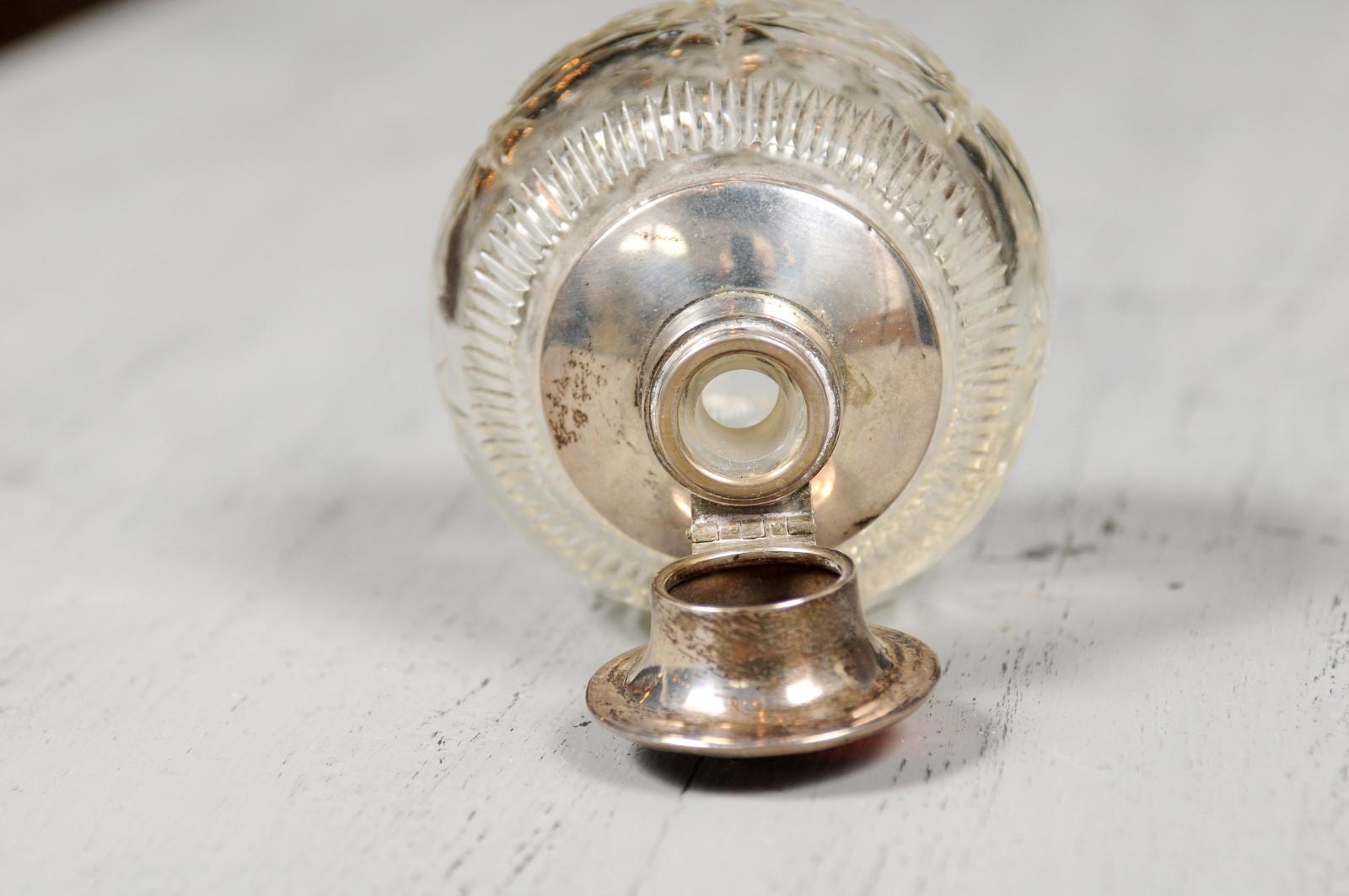 English Victorian Crystal Toiletry Bottle with Silver Lid from the 19th Century 7