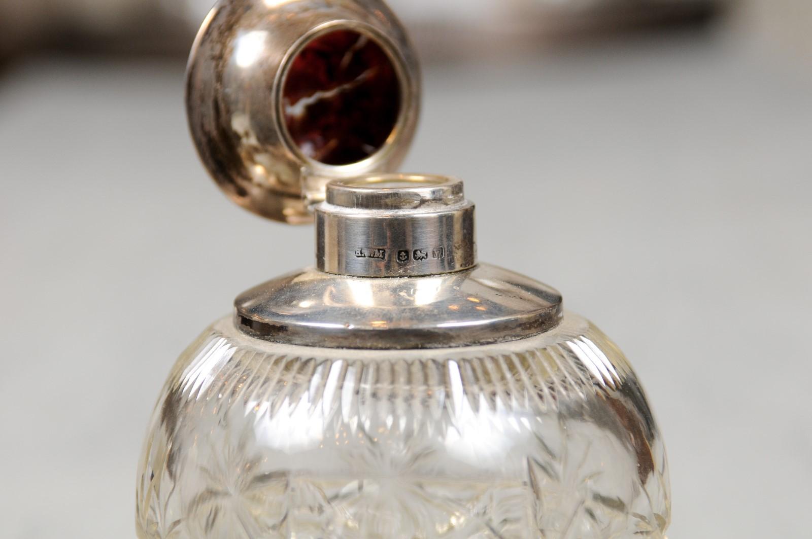 English Victorian Crystal Toiletry Bottle with Silver Lid from the 19th Century 8