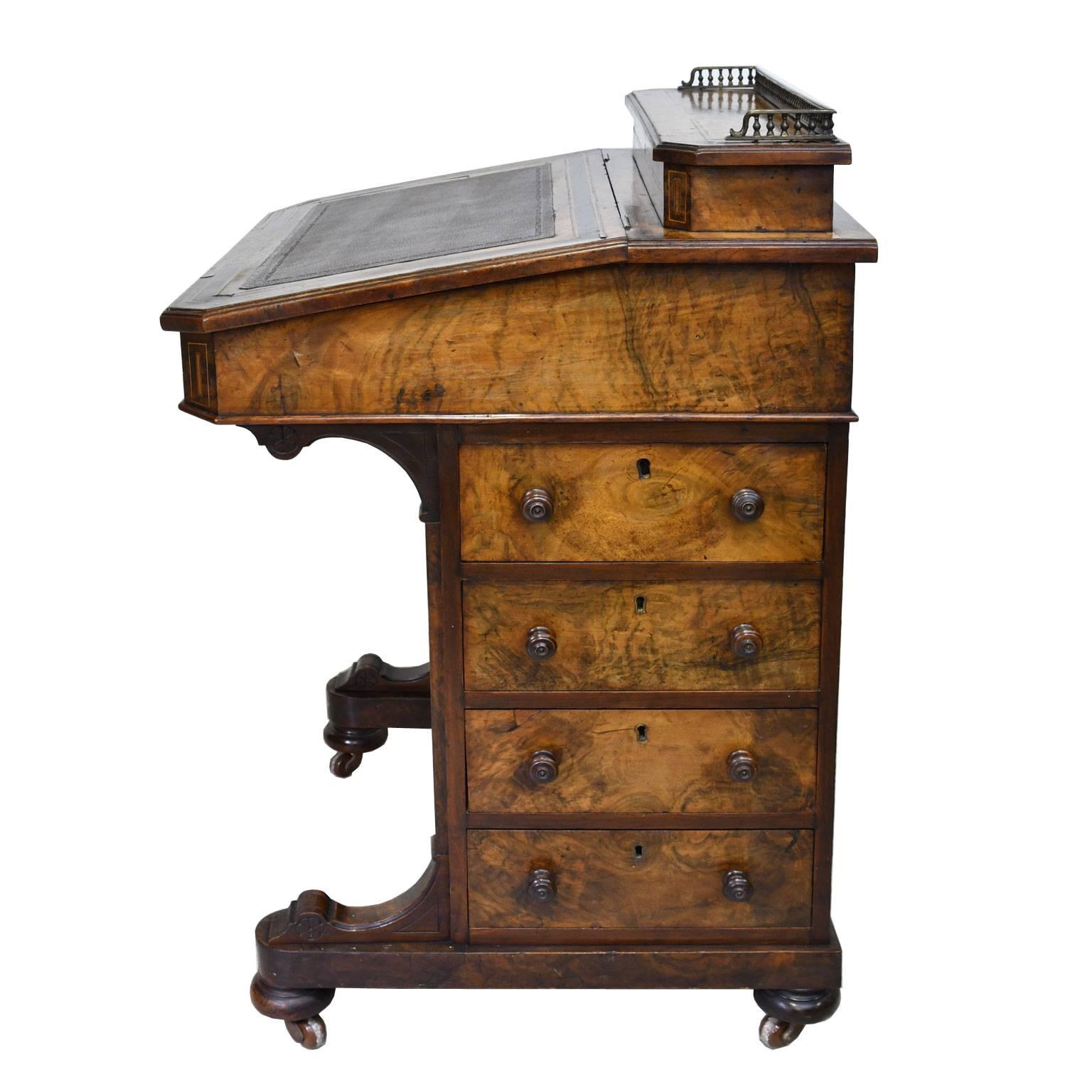 English Victorian Davenport Desk in Burled Walnut, circa 1870 3