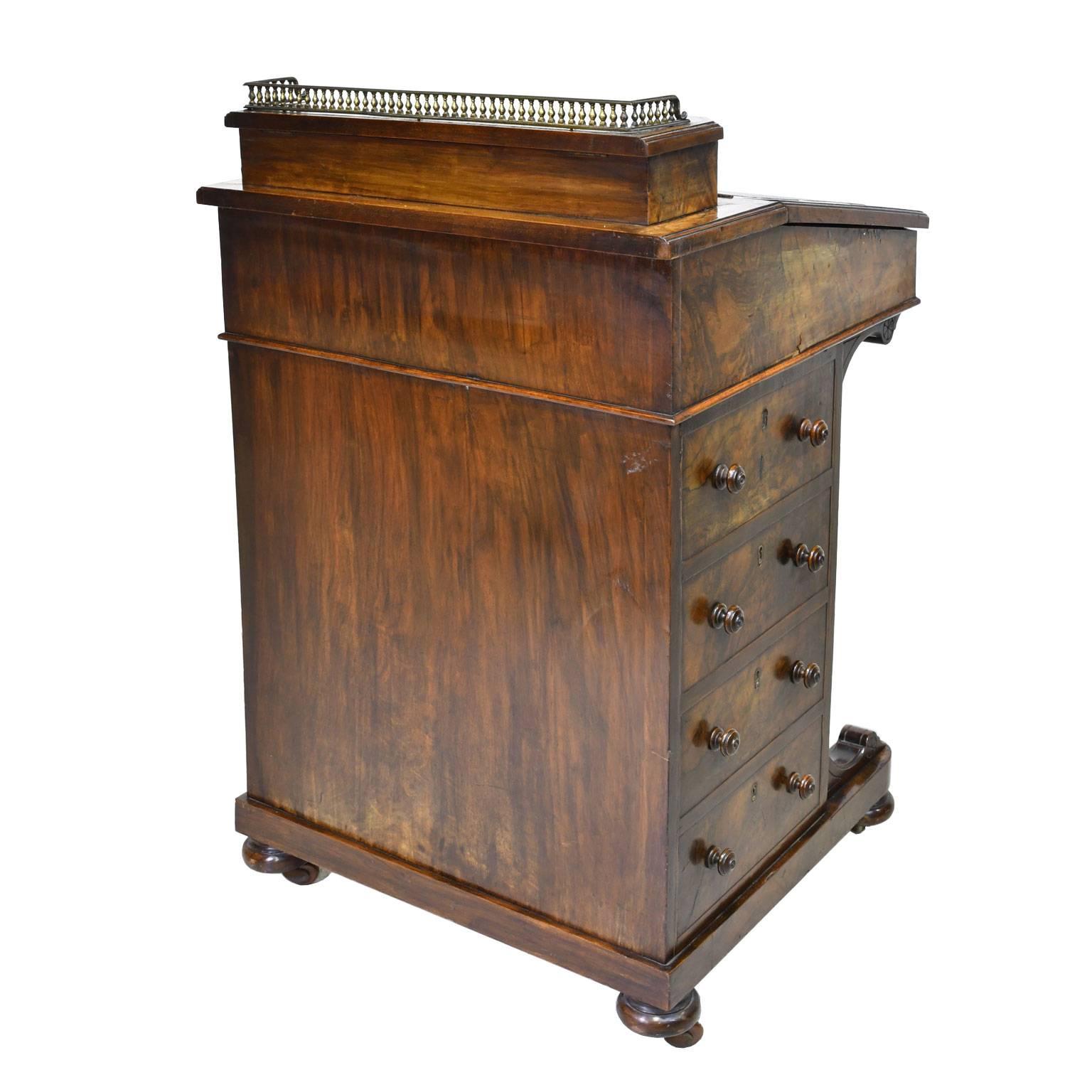 English Victorian Davenport Desk in Burled Walnut, circa 1870 5