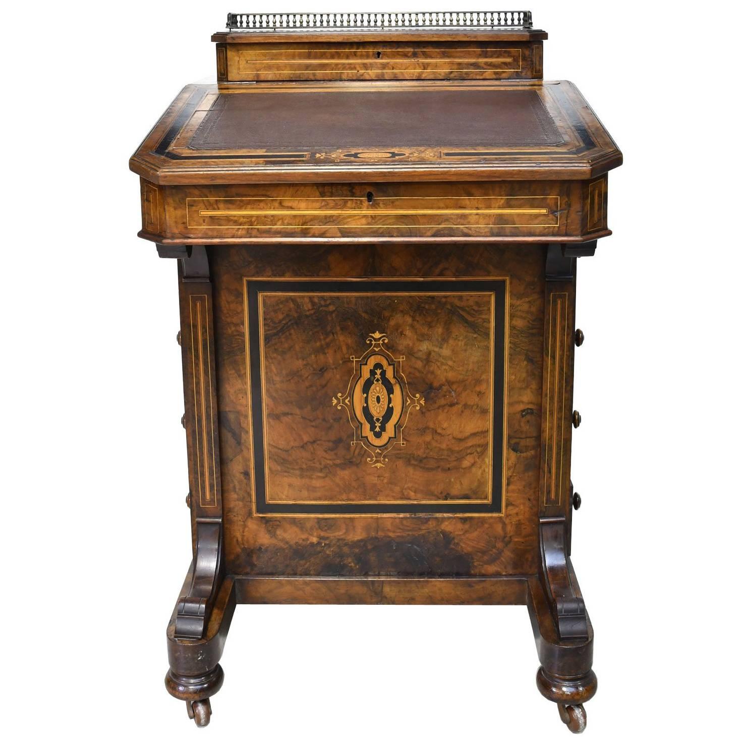English Victorian Davenport Desk in Burled Walnut, circa 1870