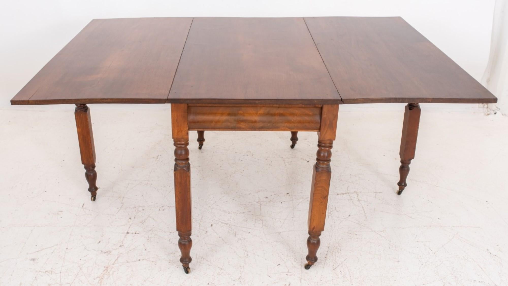 19th Century English Victorian Drop Leaf Dining Table, 19th C. For Sale