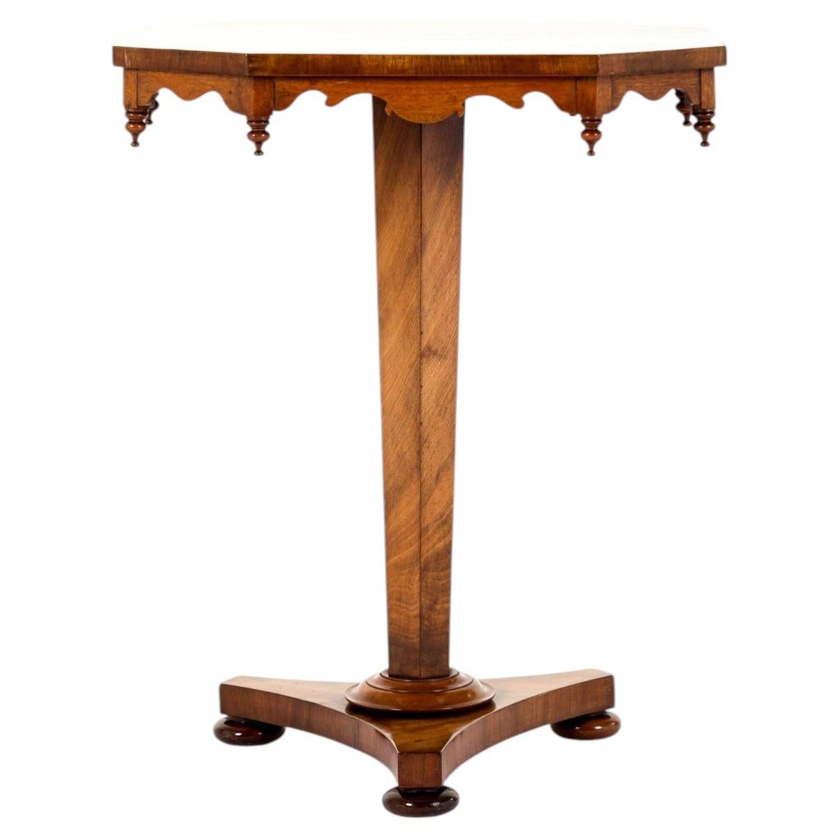 English Victorian Early 19th Century Mahogany Occasional Table