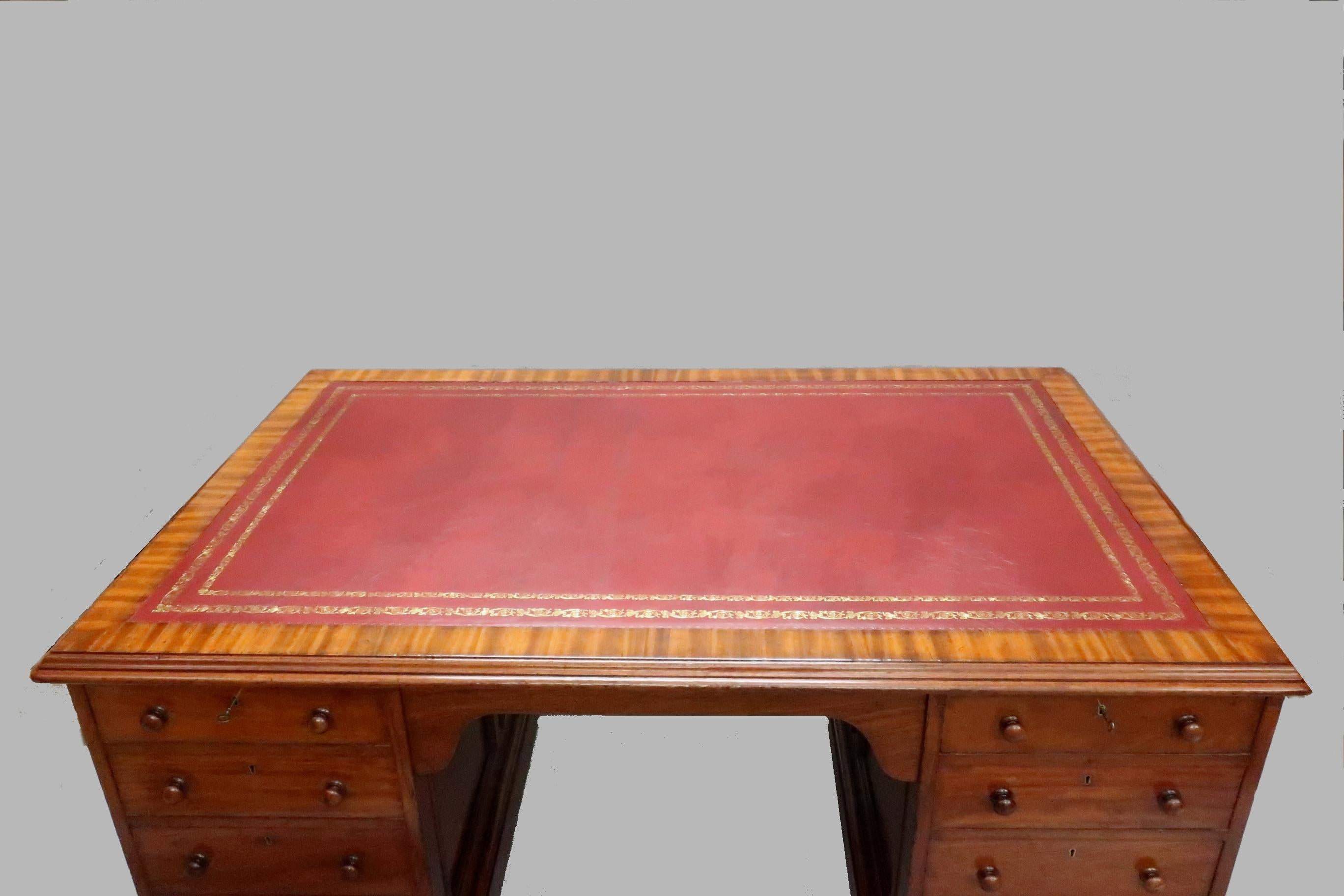 English Victorian Figured Mahogany Partners Pedestal Kneehole Writing Desk In Good Condition In Macclesfield, GB