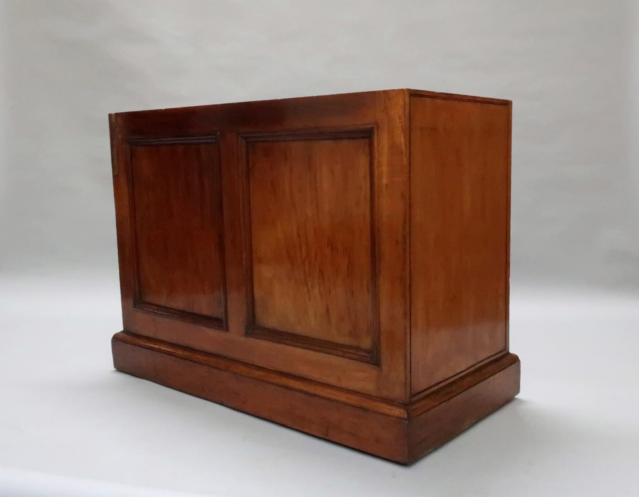 English Victorian Figured Mahogany Partners Pedestal Kneehole Writing Desk 5