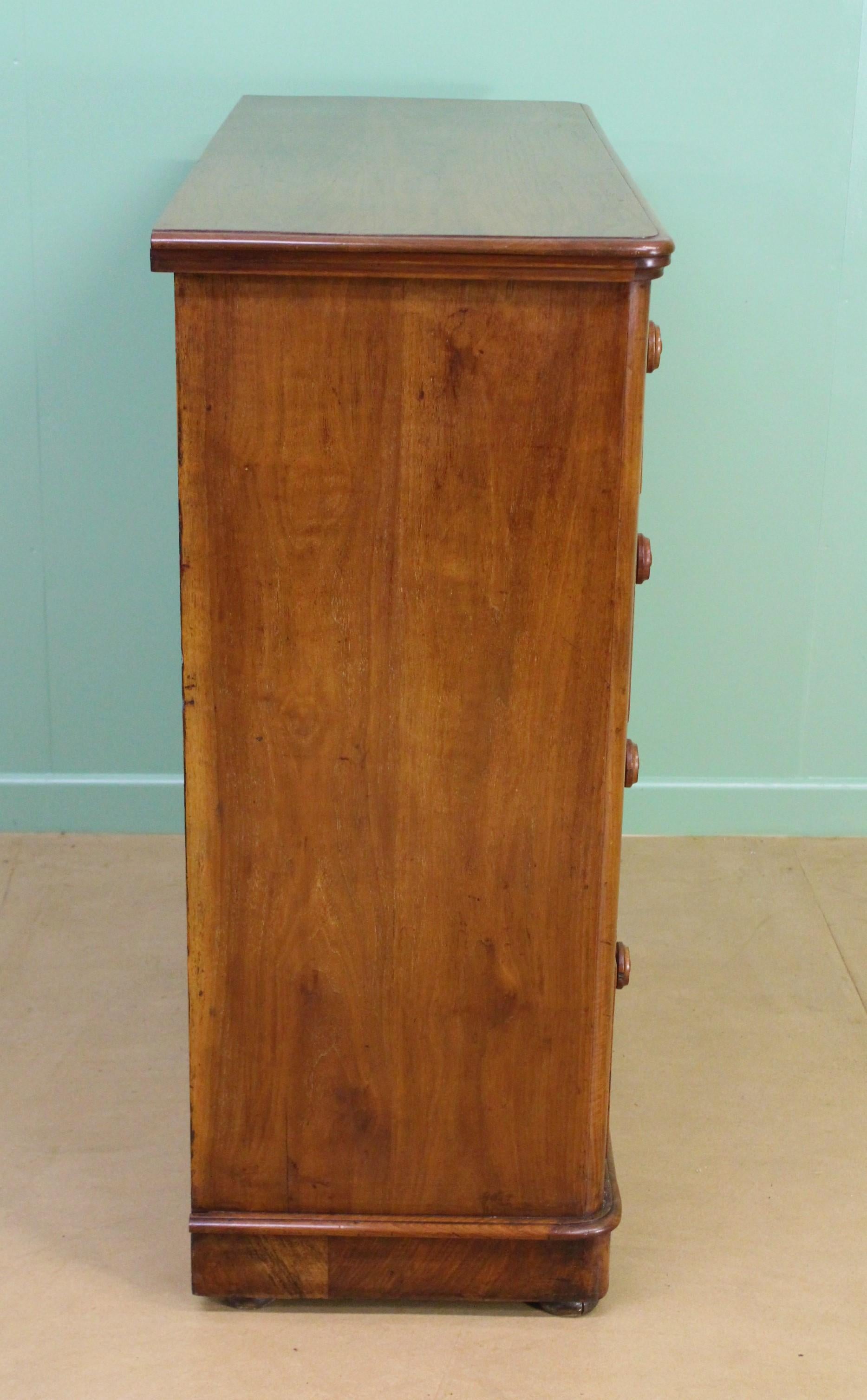 English Victorian Figured Walnut Chest of Drawers For Sale 6