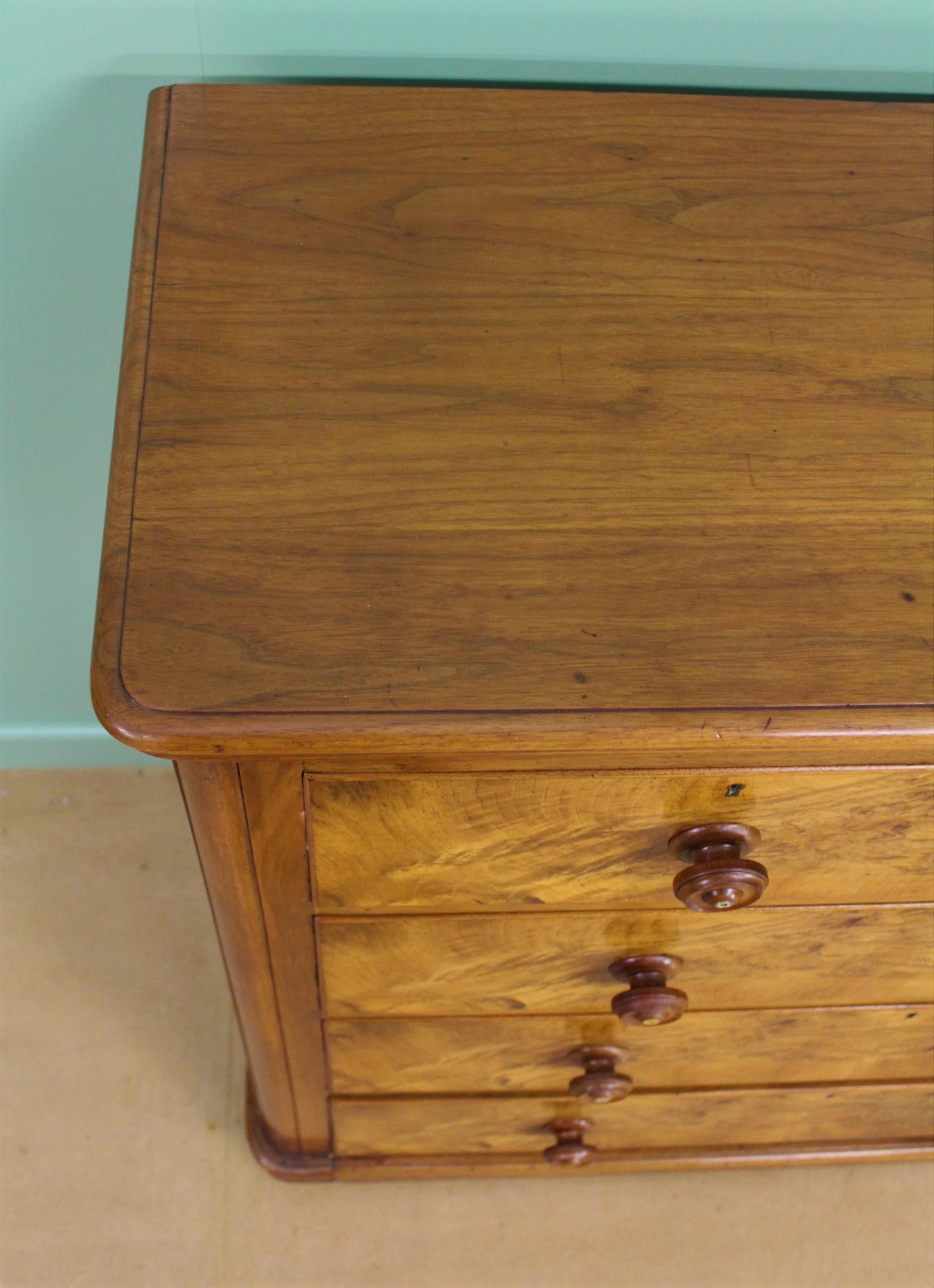 English Victorian Figured Walnut Chest of Drawers For Sale 2