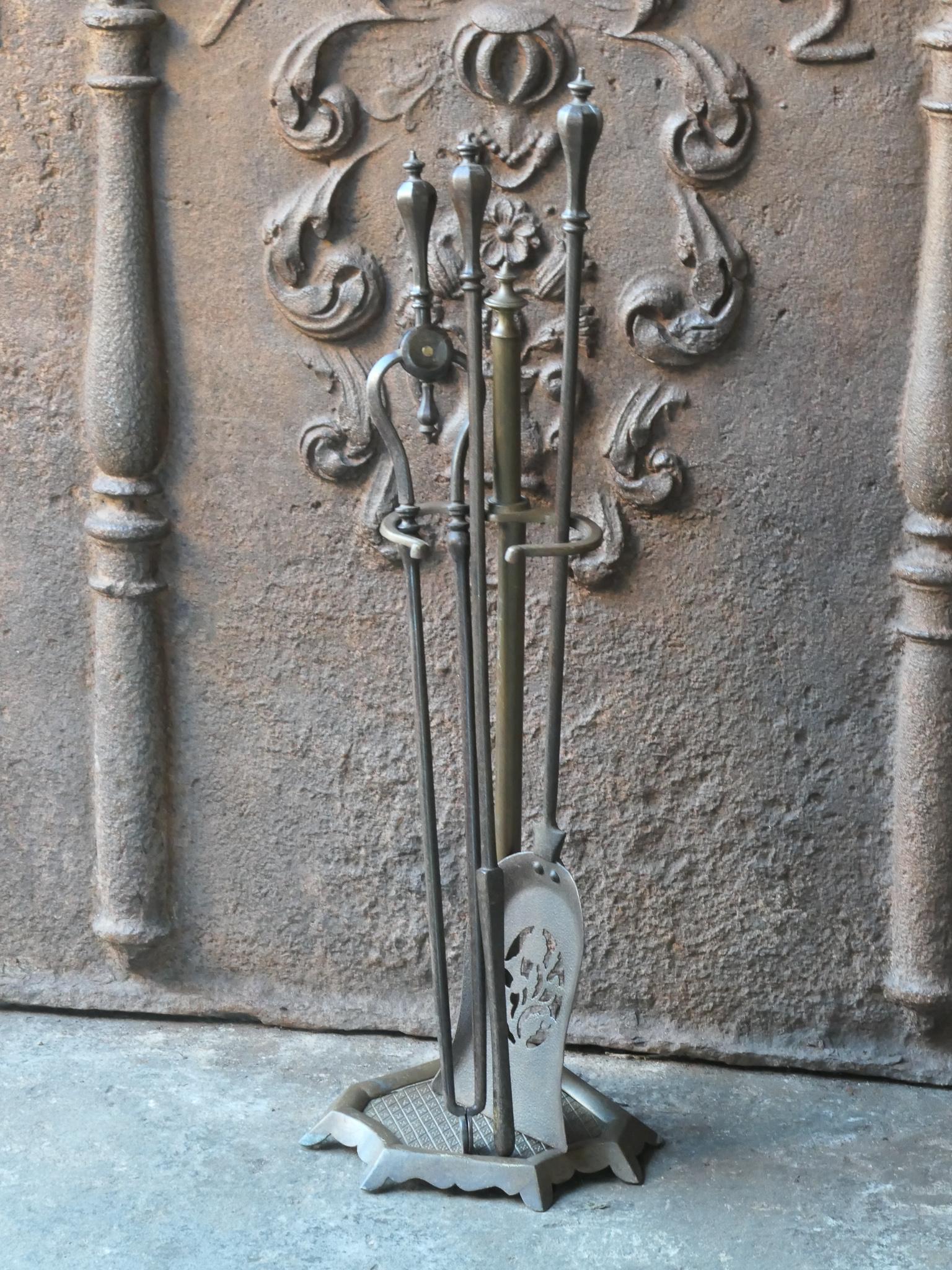 British English Victorian Fireplace Tools, 19th C For Sale