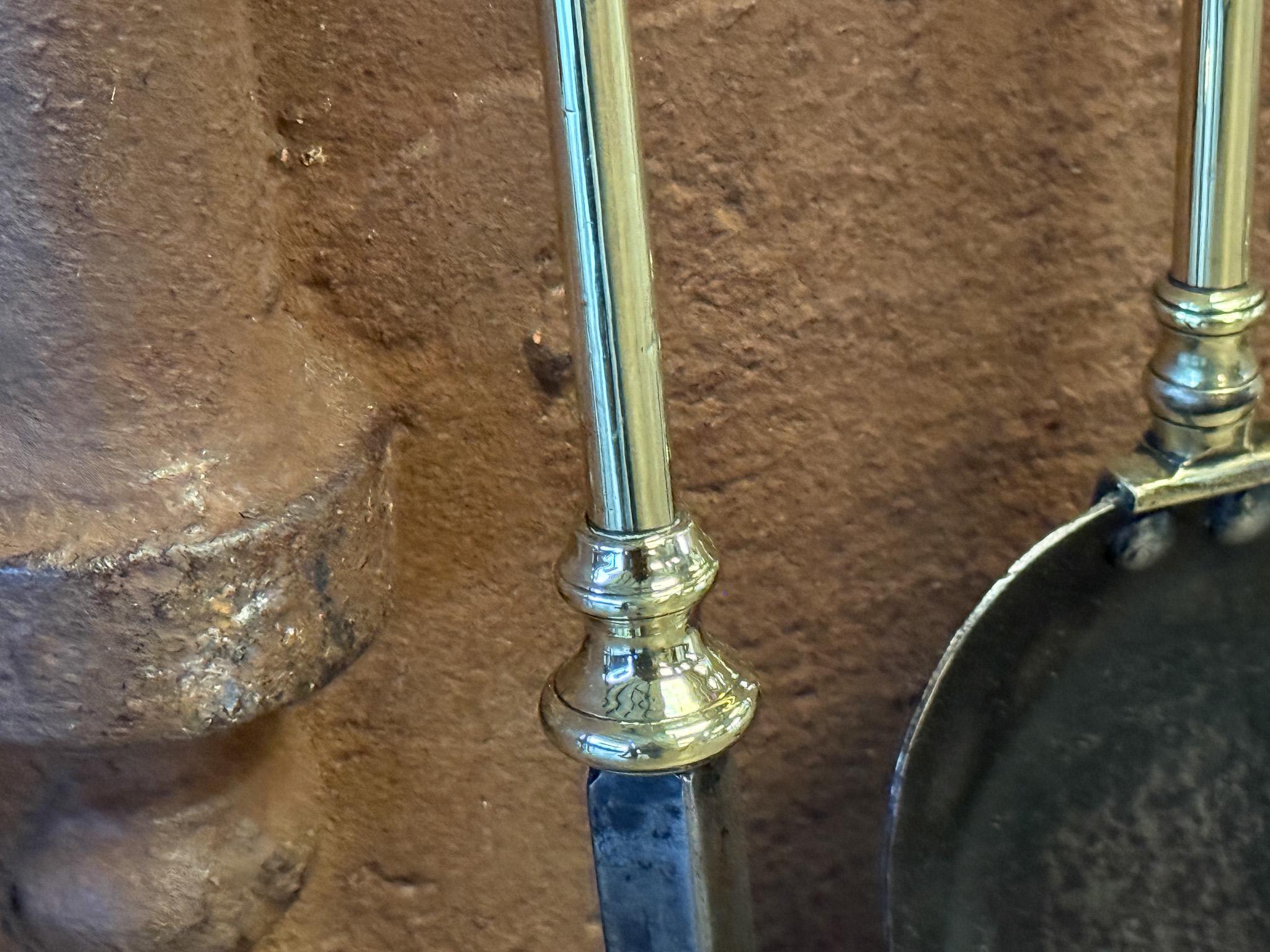 Set di attrezzi per caminetto vittoriano inglese, XIX secolo in vendita 6