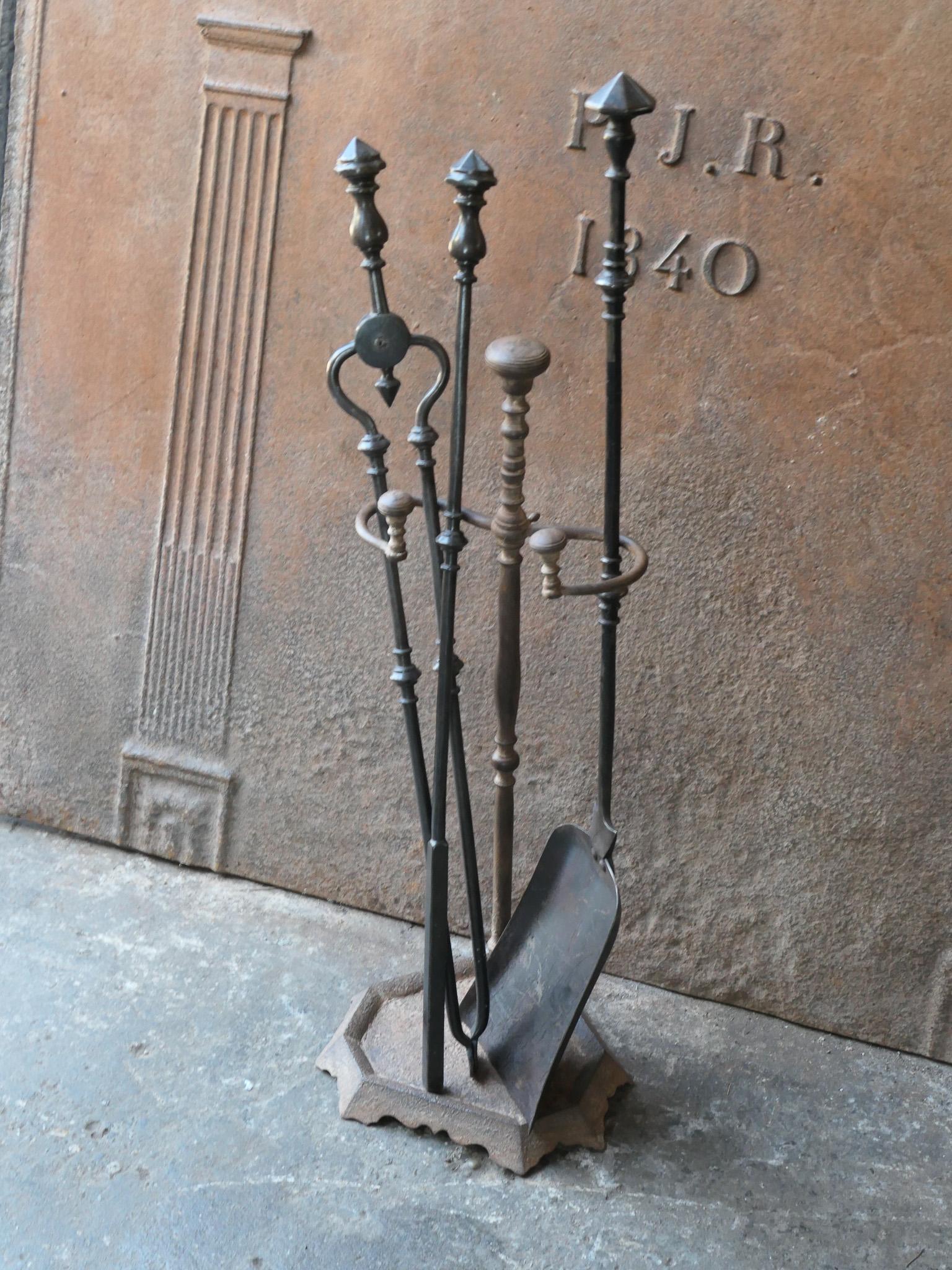 Outils ou ensemble de cheminée victorien anglais, 19e siècle Bon état - En vente à Soest, NL