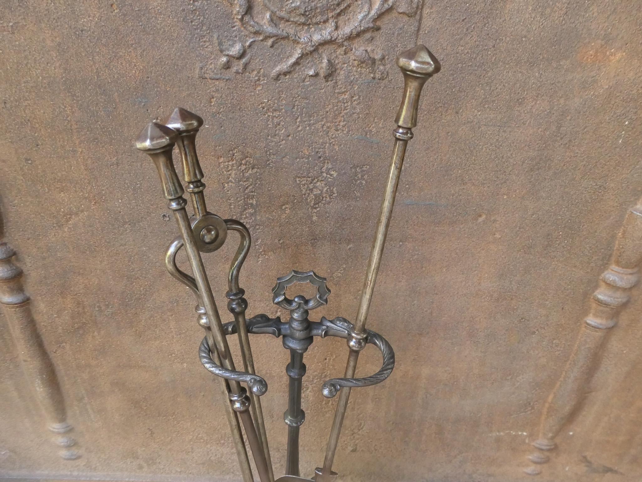 Set di attrezzi per caminetto vittoriano inglese, XIX secolo In condizioni buone in vendita a Soest, NL