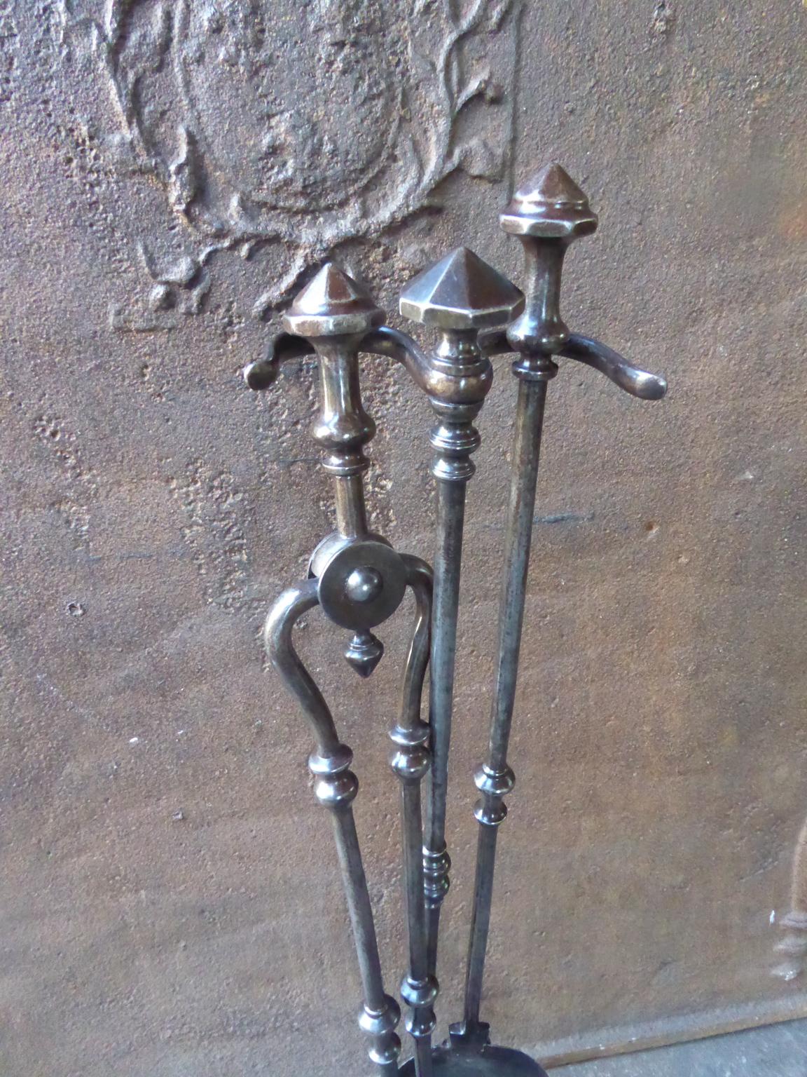 English Victorian Fireplace Tools or Fire Tools, 19th Century In Good Condition In Amerongen, NL