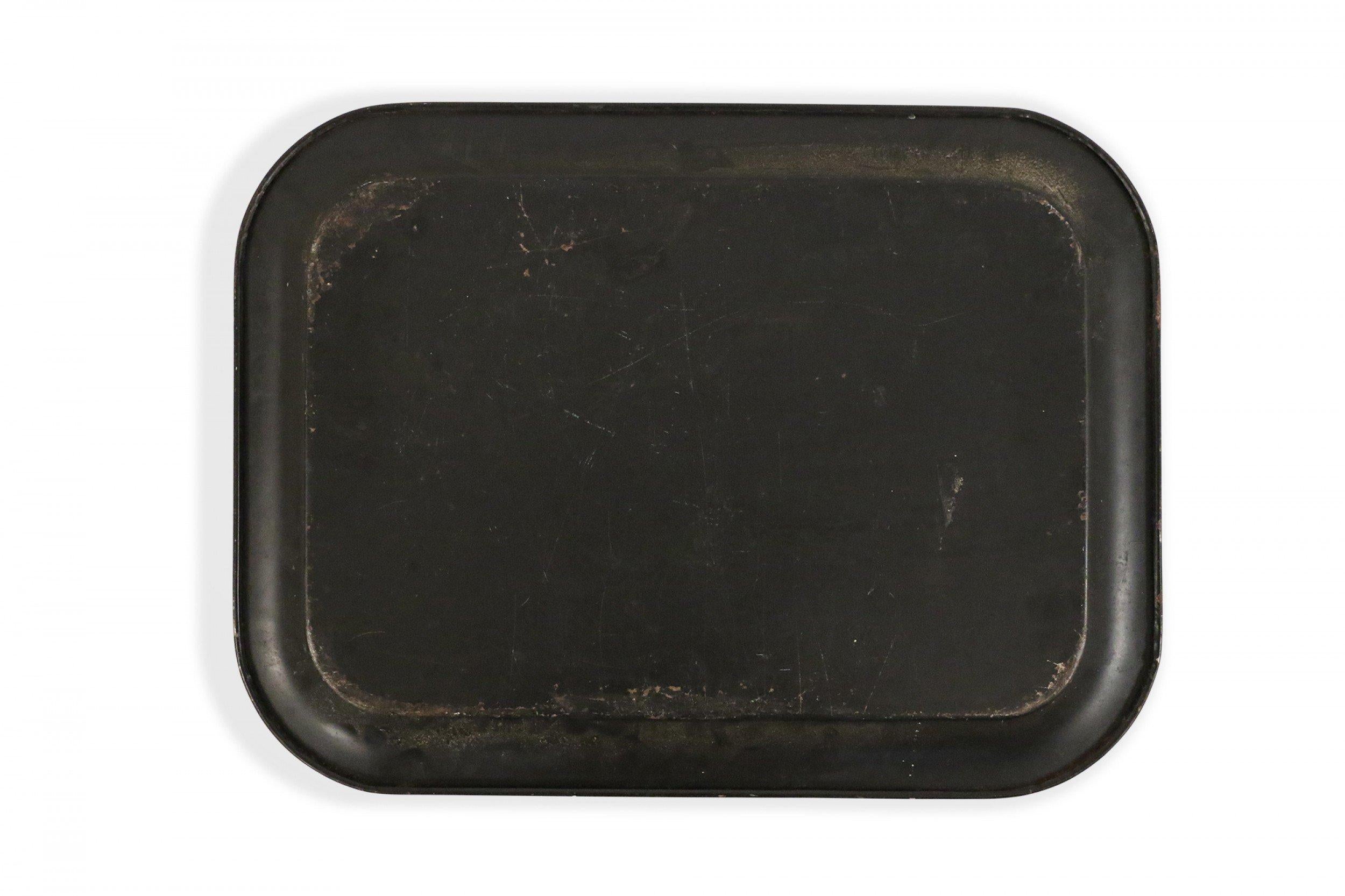 English Victorian Floral Black Tole Serving Tray In Good Condition For Sale In New York, NY
