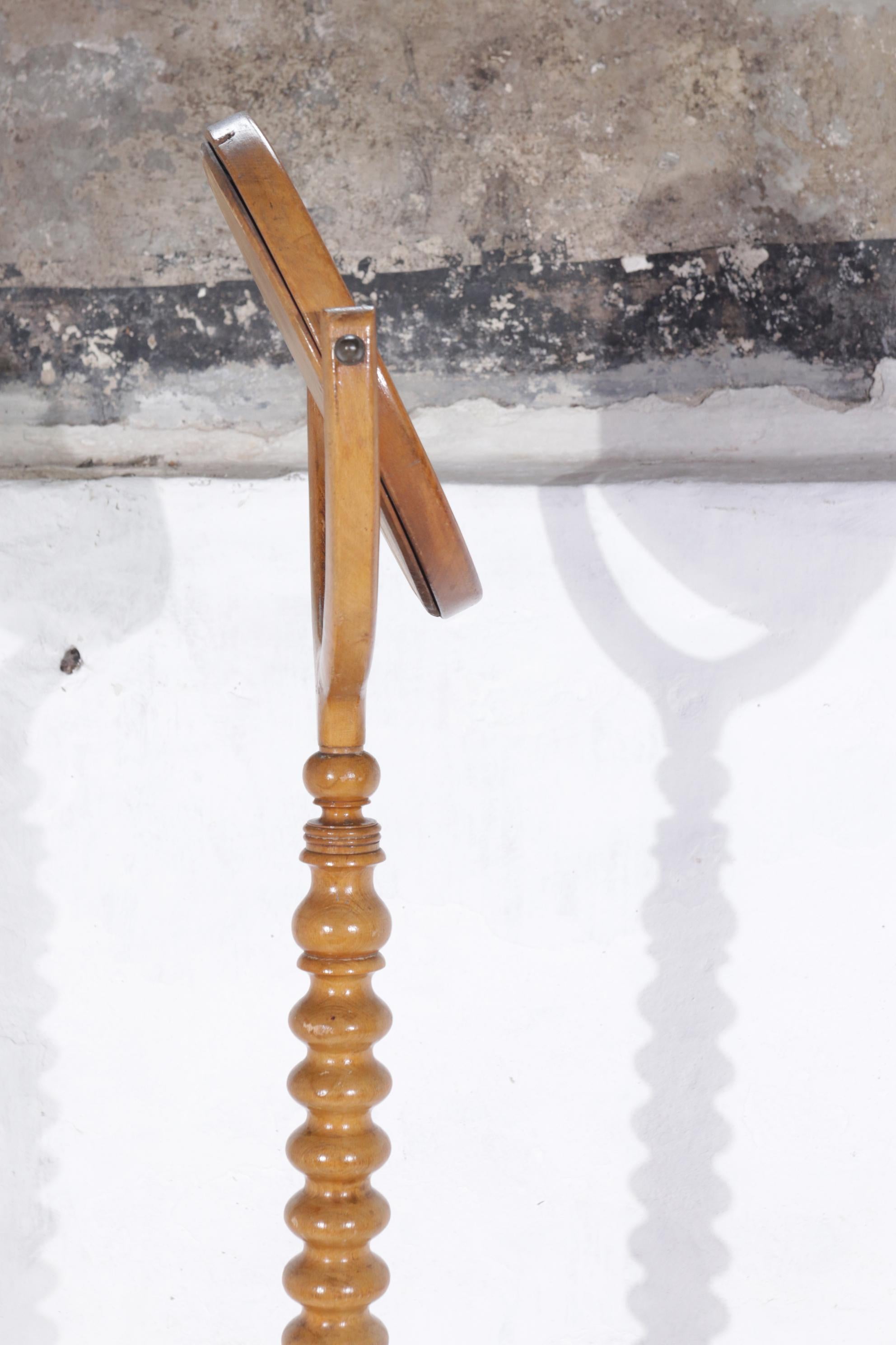 Espejo flotante victoriano inglés de madera de frutal Madera frutal en venta