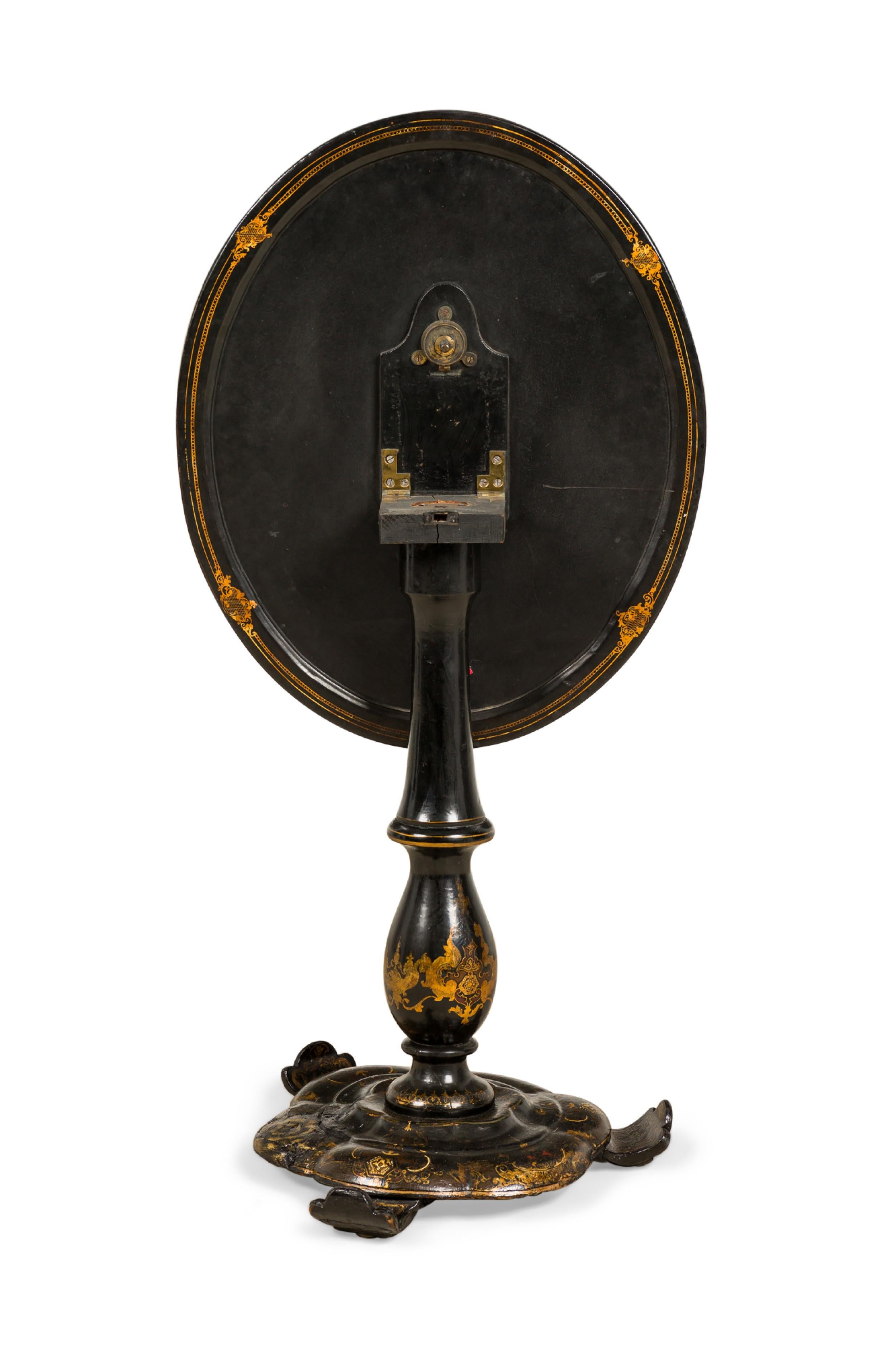 XIXe siècle Table d'appoint victorienne anglaise dorée, peinte et laquée à plateau ovale en vente