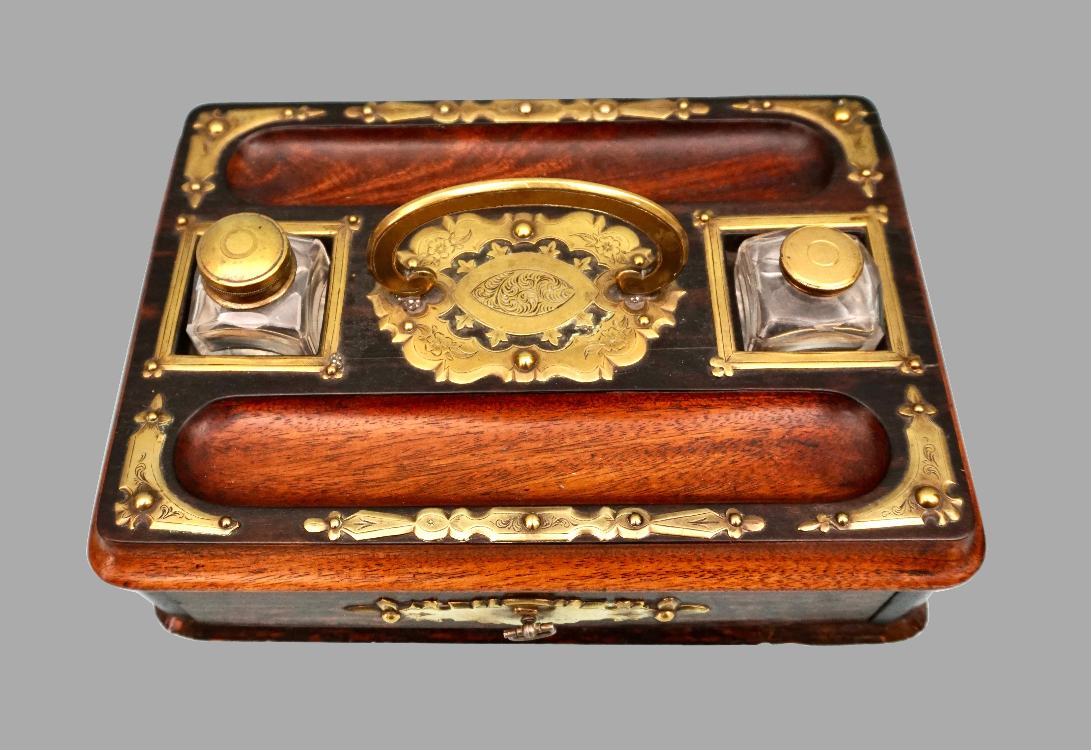 Englischer viktorianischer Hartholz-Messing-Ständer mit einer Schublade (Viktorianisch) im Angebot