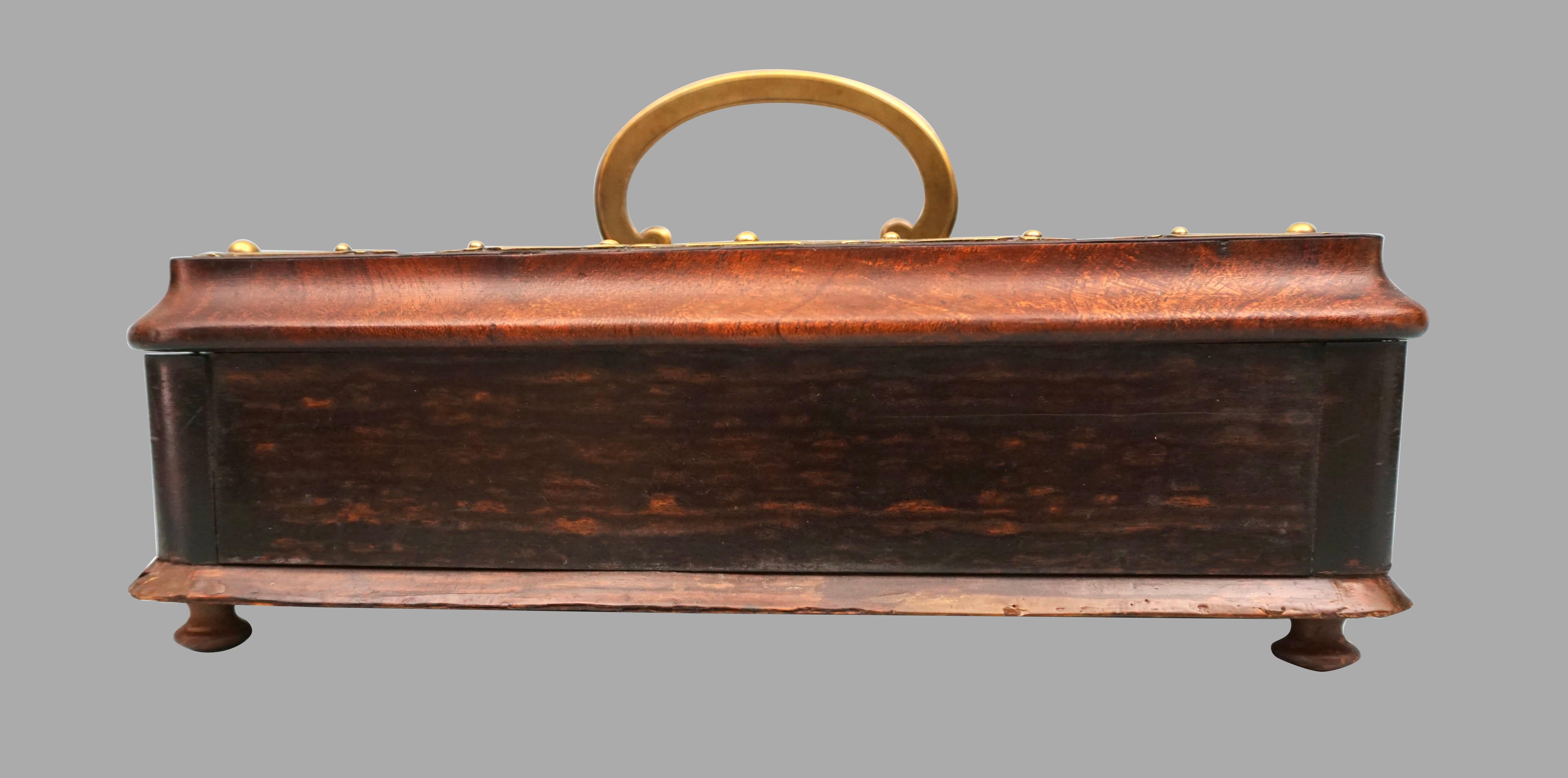 Englischer viktorianischer Hartholz-Messing-Ständer mit einer Schublade (Spätes 19. Jahrhundert) im Angebot