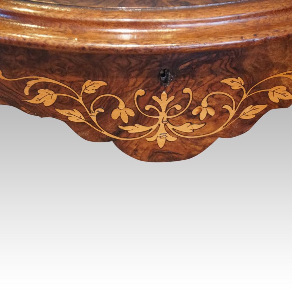 English Victorian Inlaid Walnut Oval Workbox, circa 1870 In Good Condition For Sale In Salisbury, Wiltshire